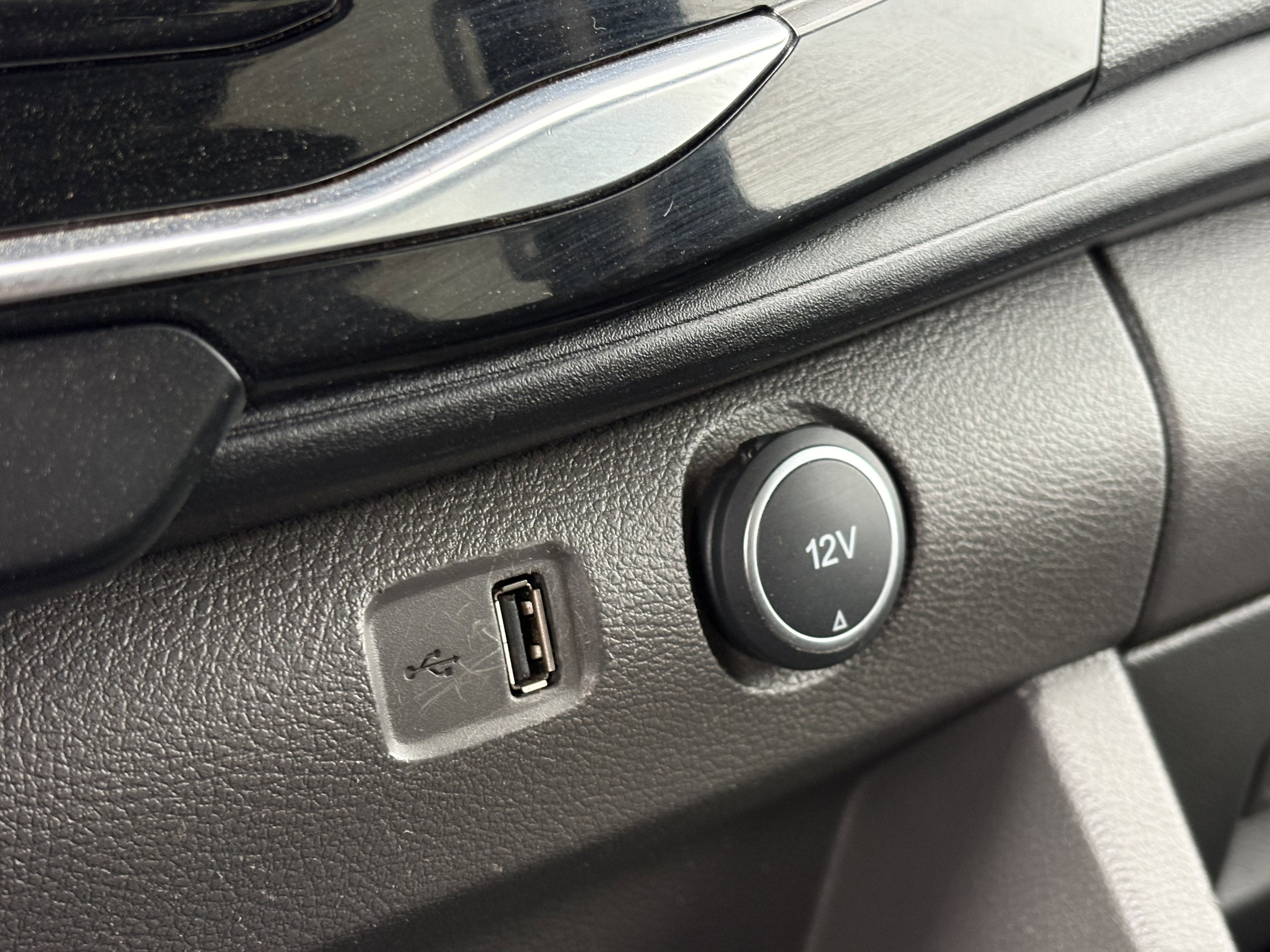 2023 Ford Transit Passenger Wagon XL