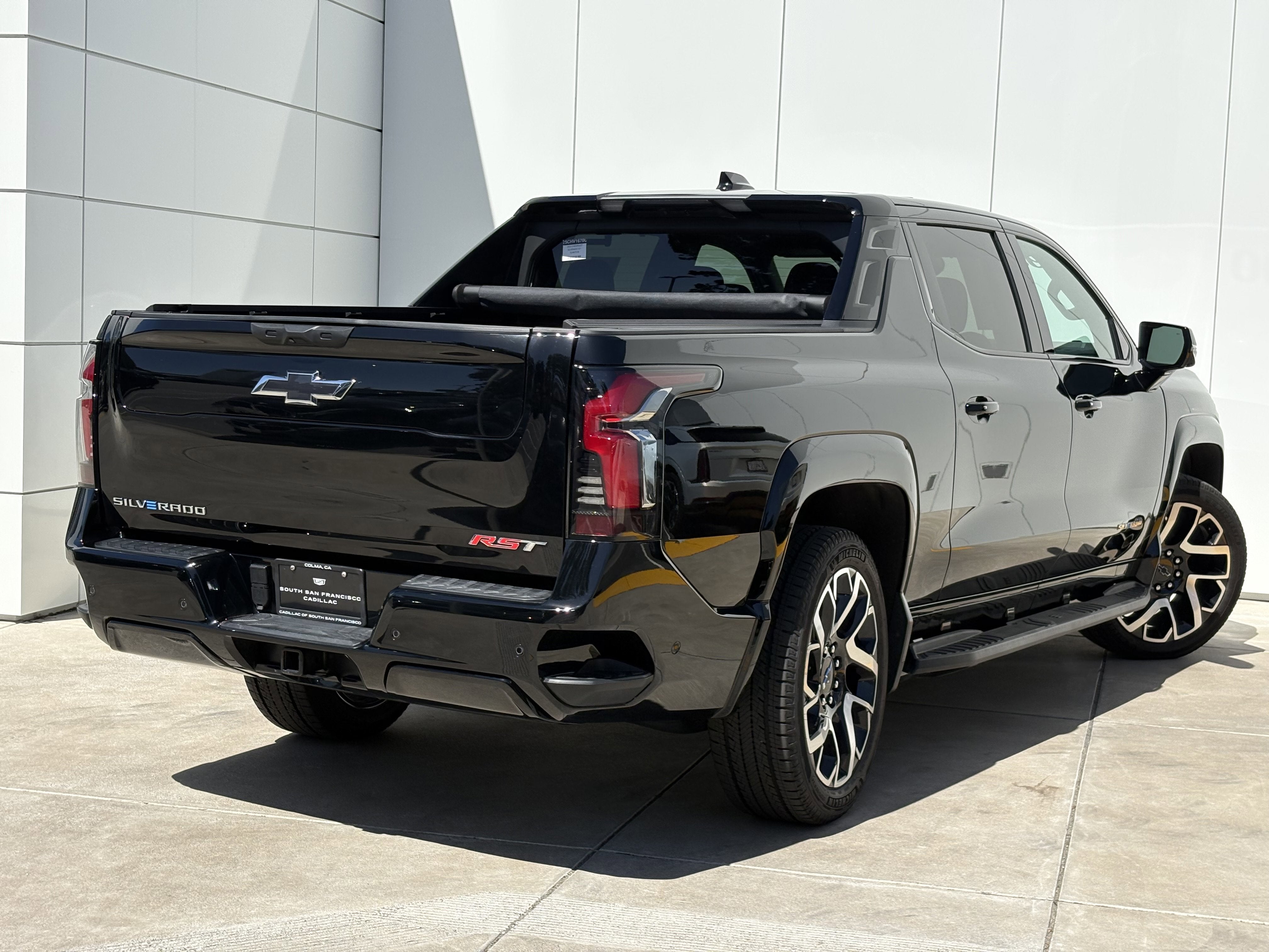 2025 Chevrolet Silverado EV RST - Max Range