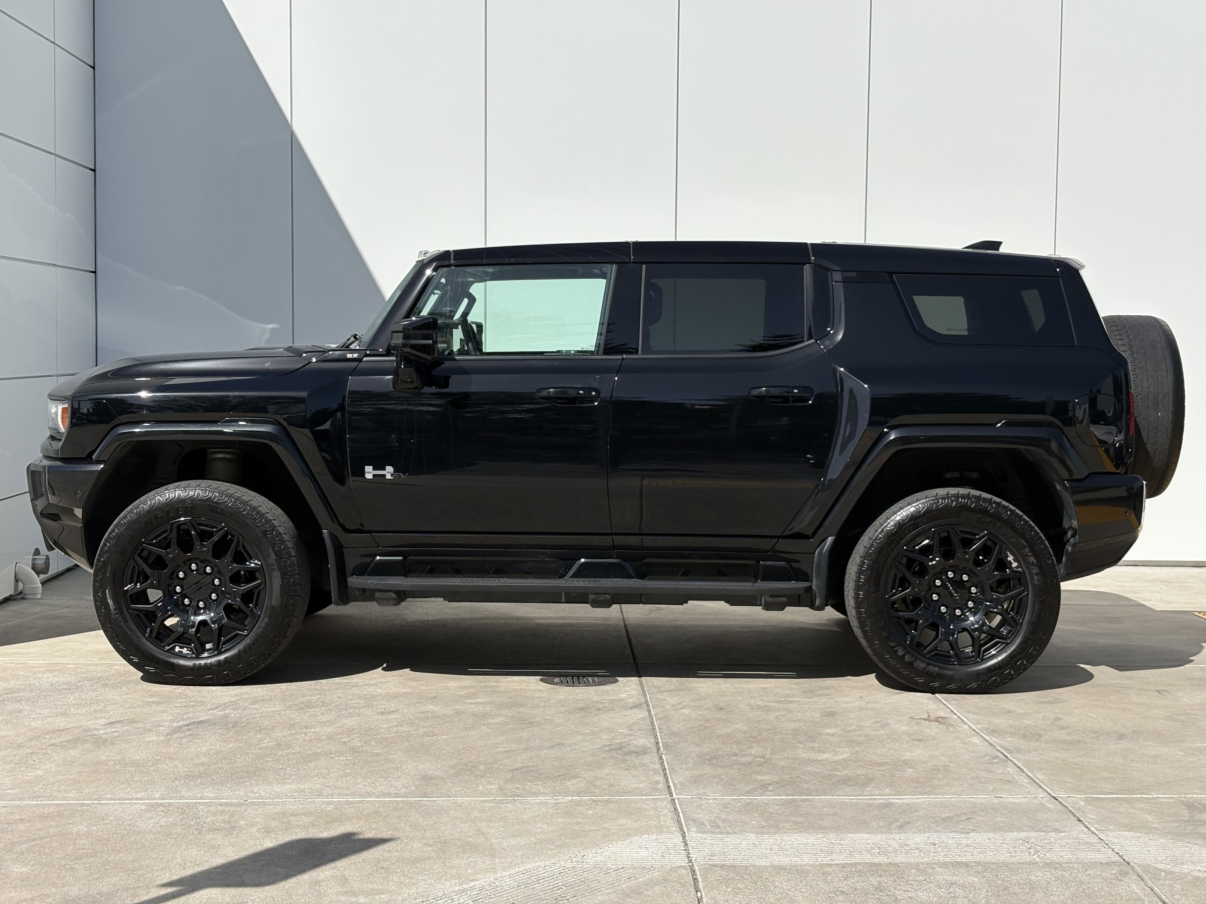 2025 GMC HUMMER EV SUV 2X