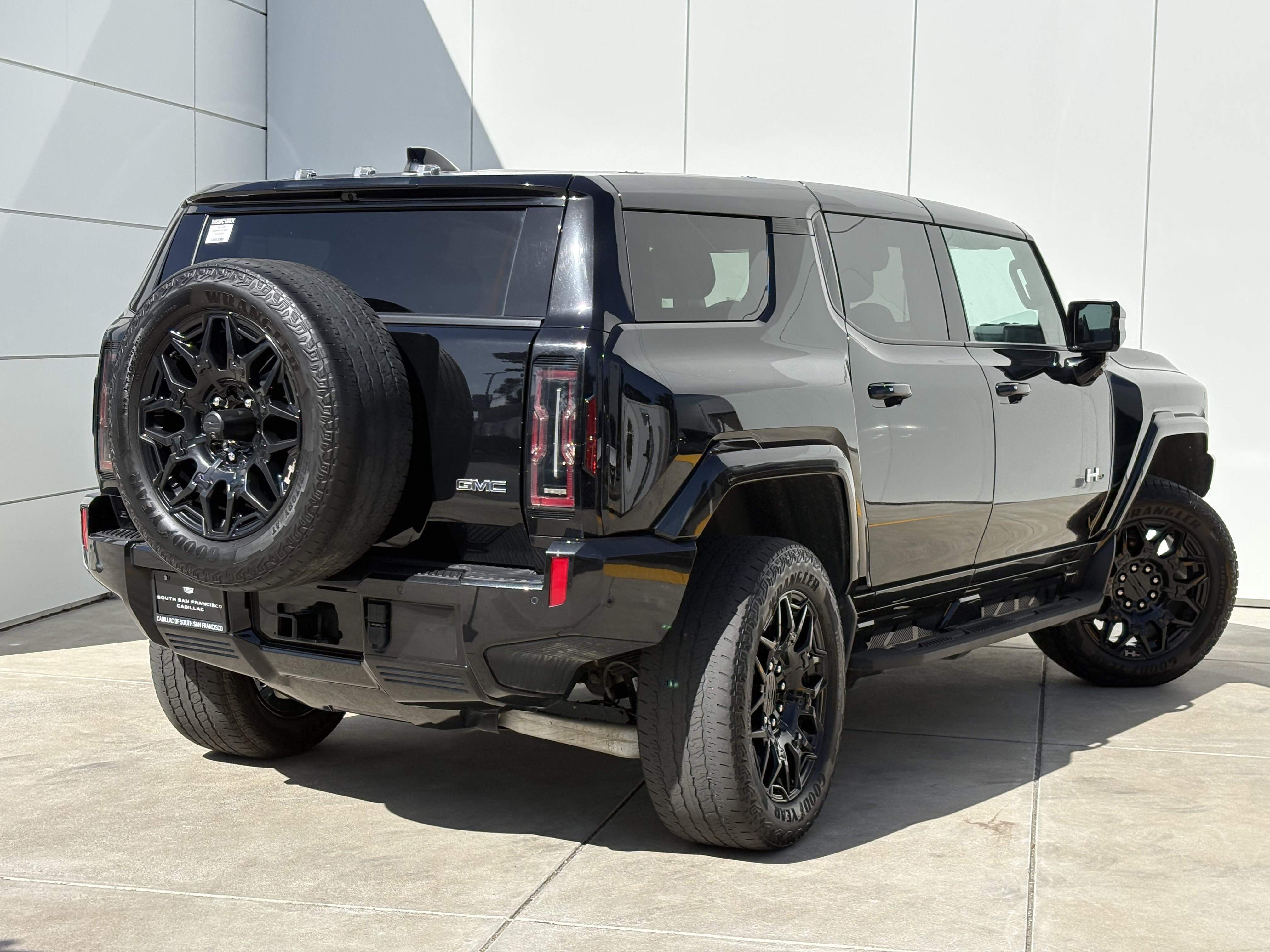 2025 GMC HUMMER EV SUV 2X