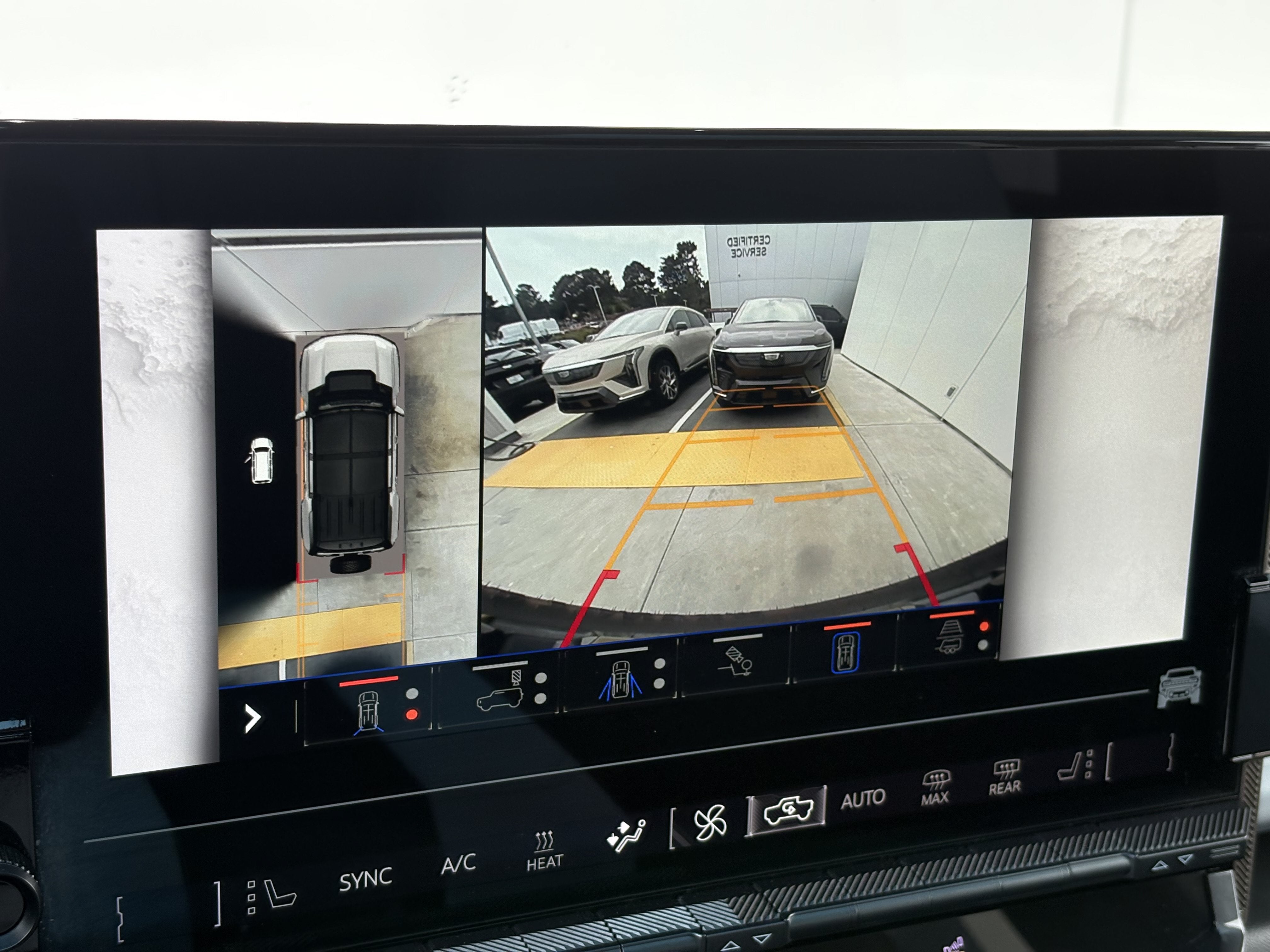 2024 GMC HUMMER EV SUV 2X
