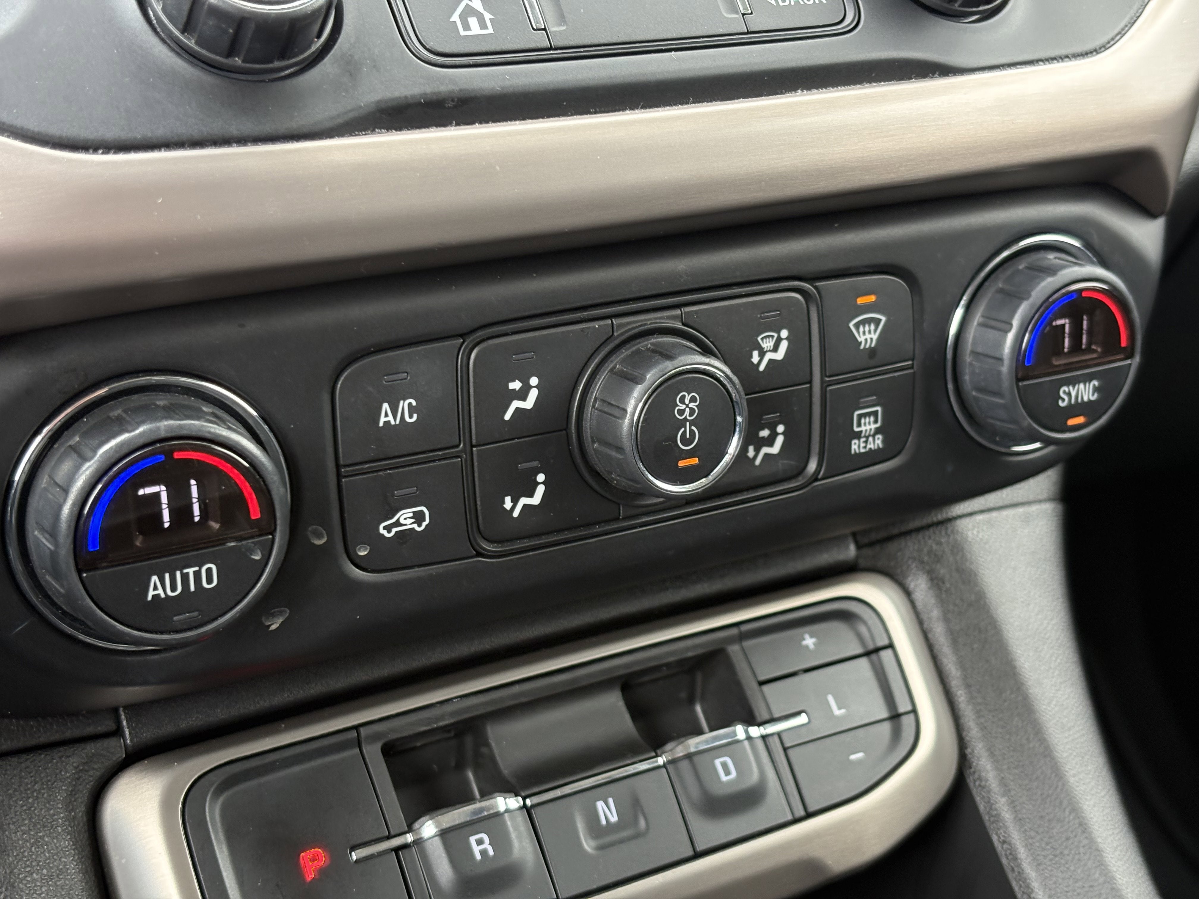 2020 GMC Acadia Denali