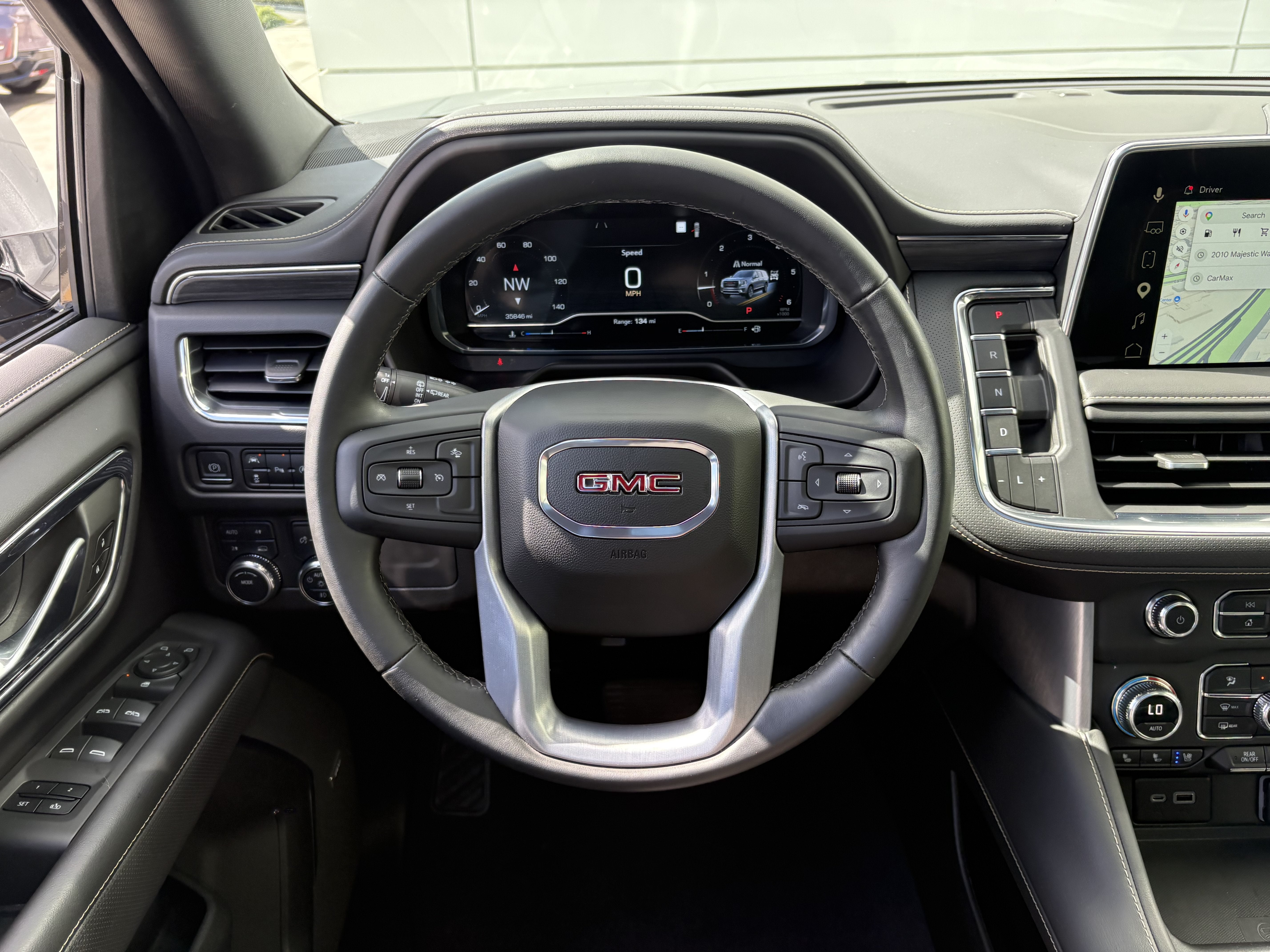 2023 GMC Yukon SLT