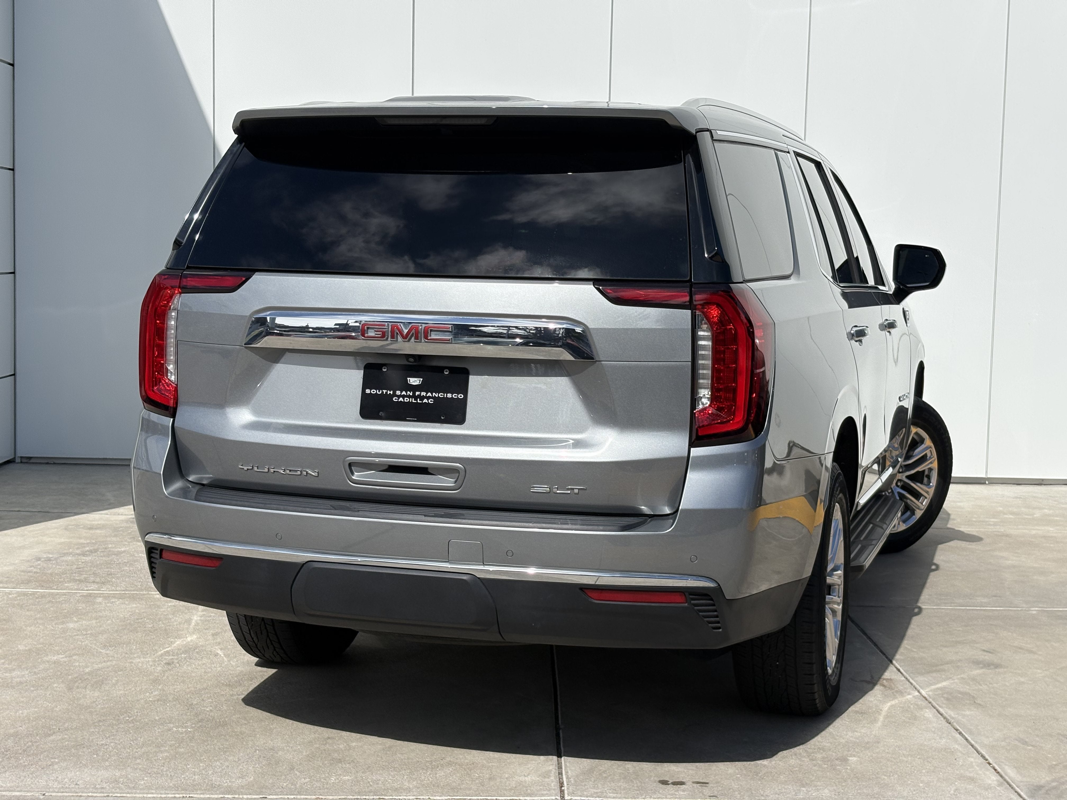 2023 GMC Yukon SLT