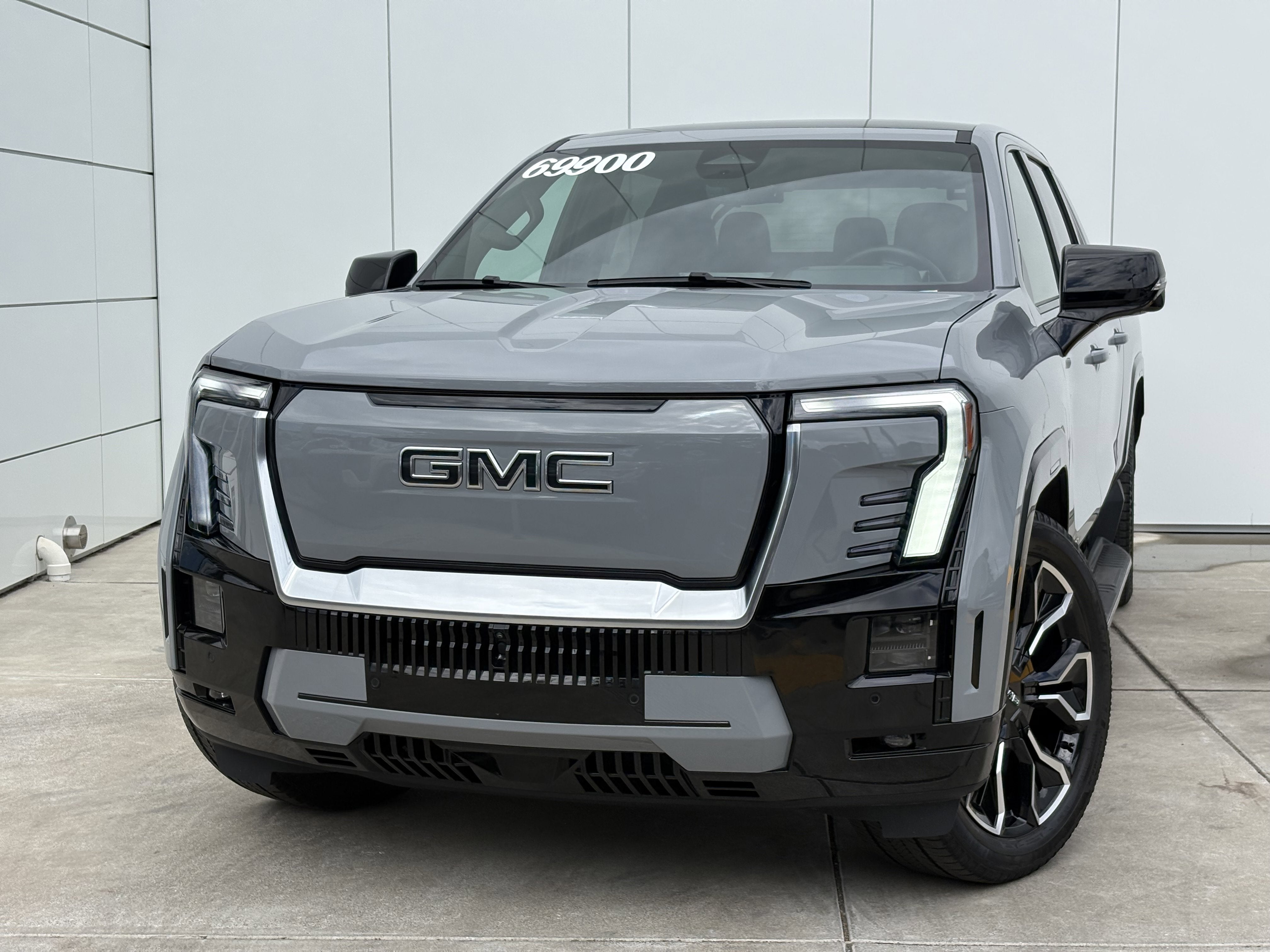 2024 GMC Sierra Denali Edition 1 Crew Cab Short Box e4WD's photo