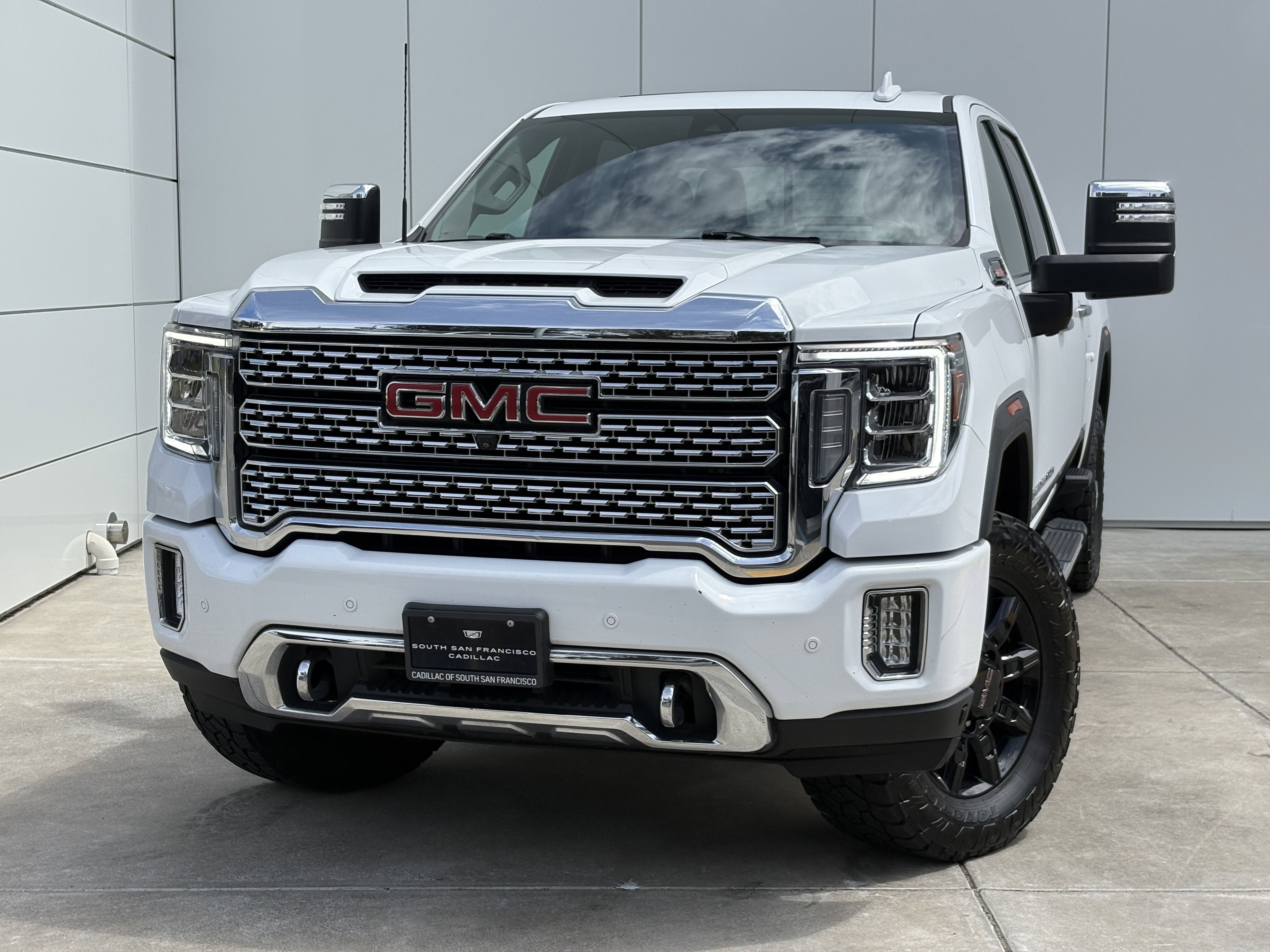 2022 GMC Sierra 4WD Crew Cab Standard Box Denali's photo