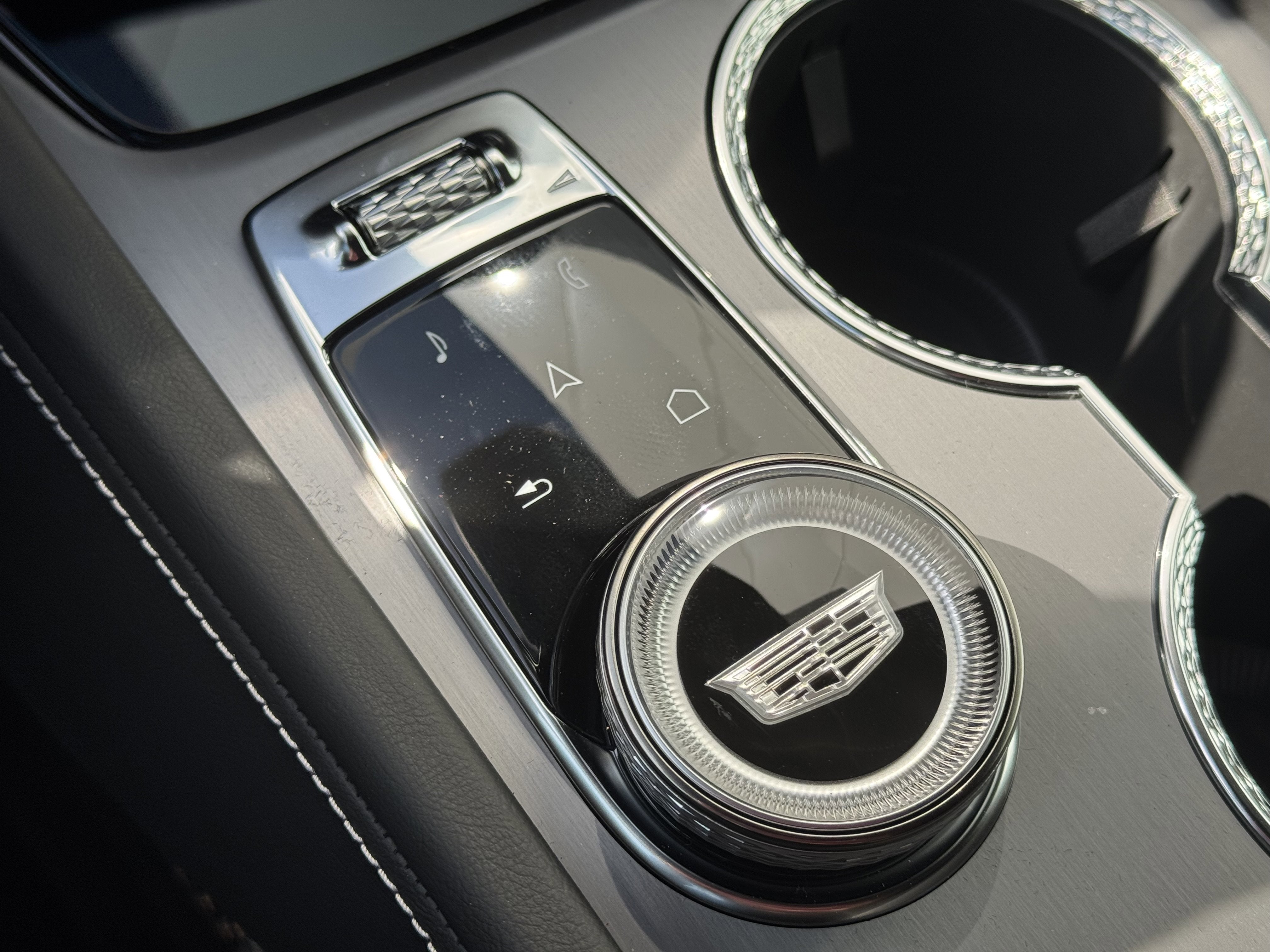 2026 Cadillac VISTIQ Luxury