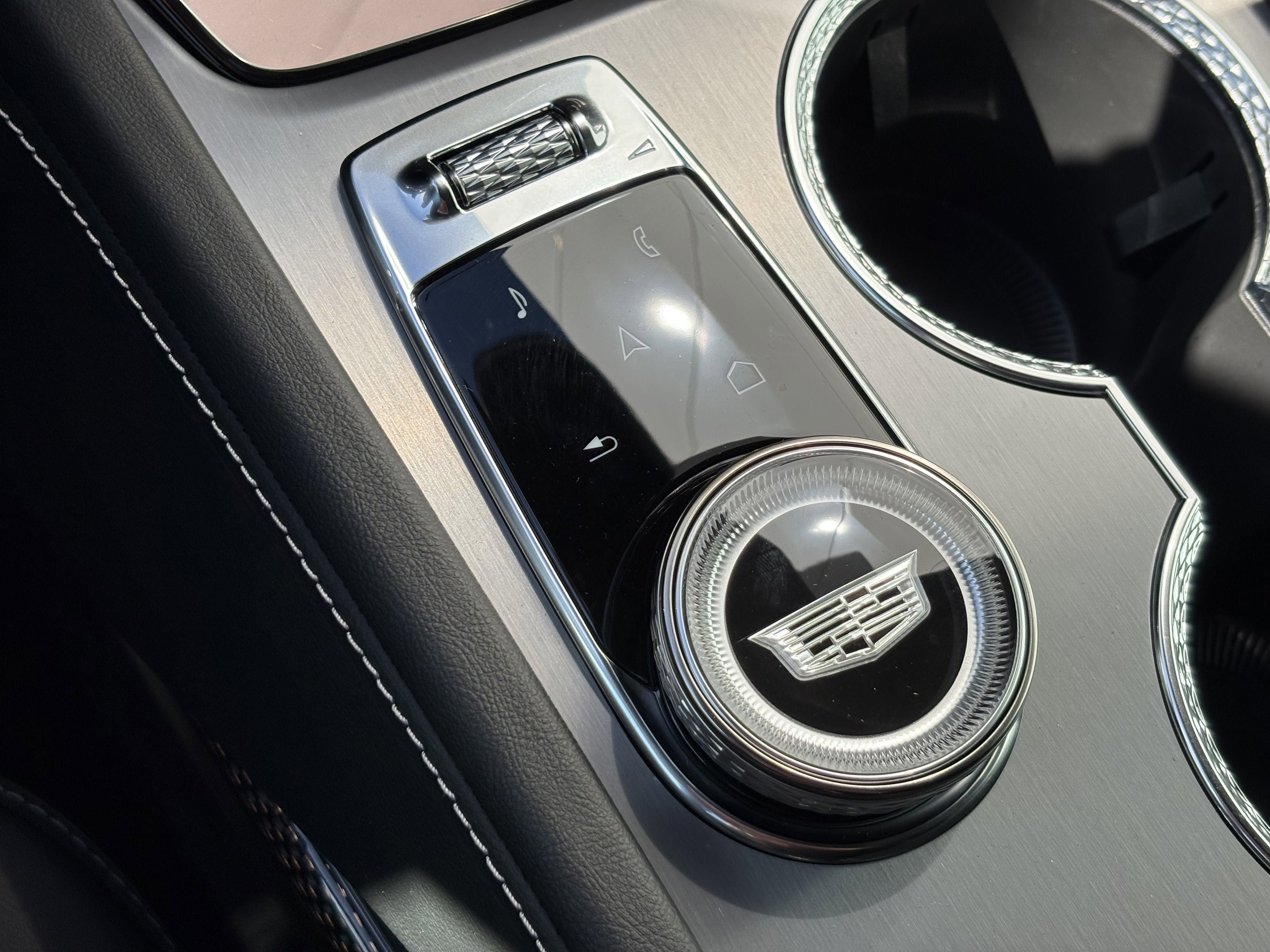 2026 Cadillac VISTIQ Luxury