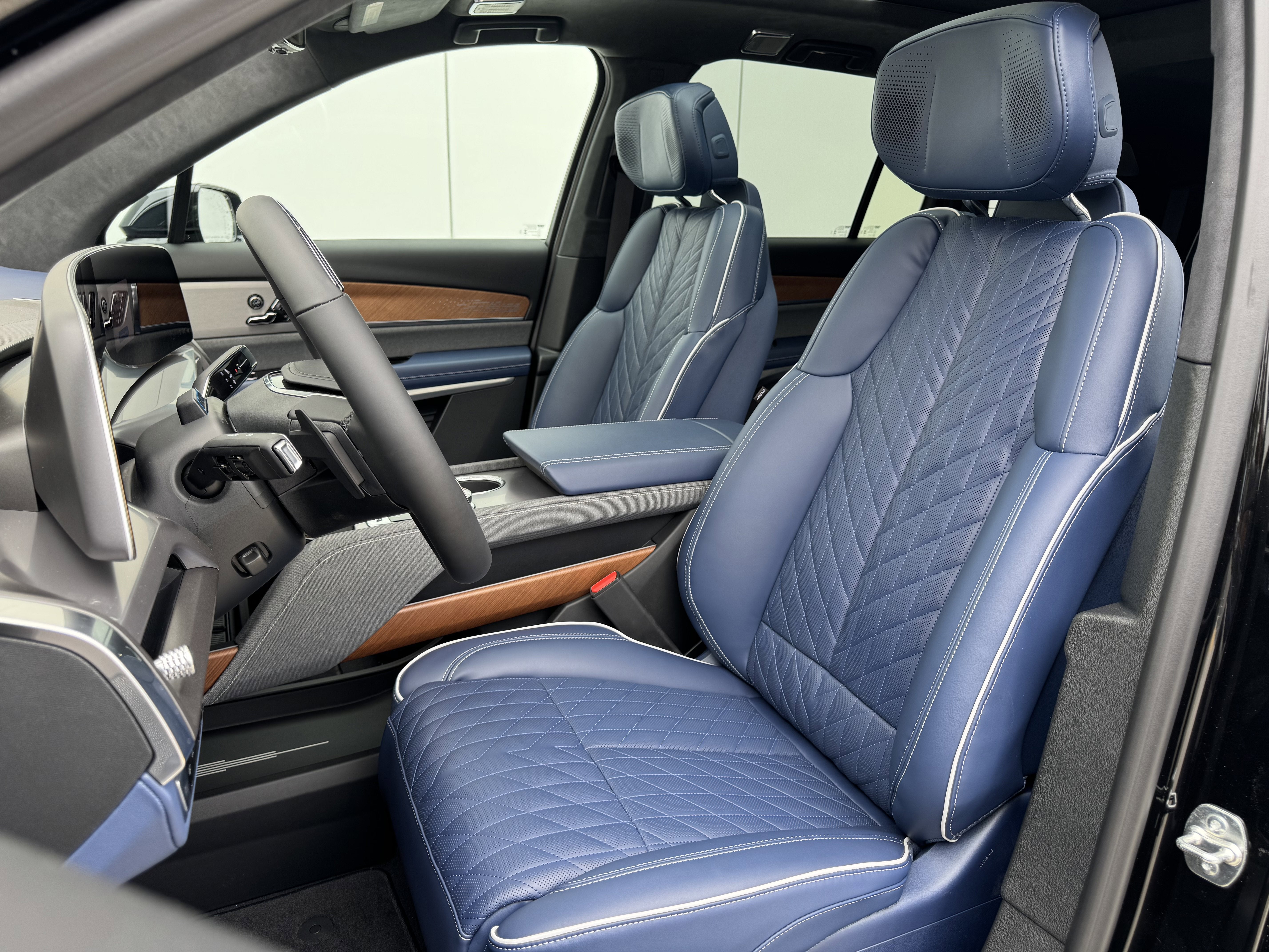 2026 Cadillac VISTIQ Premium Luxury