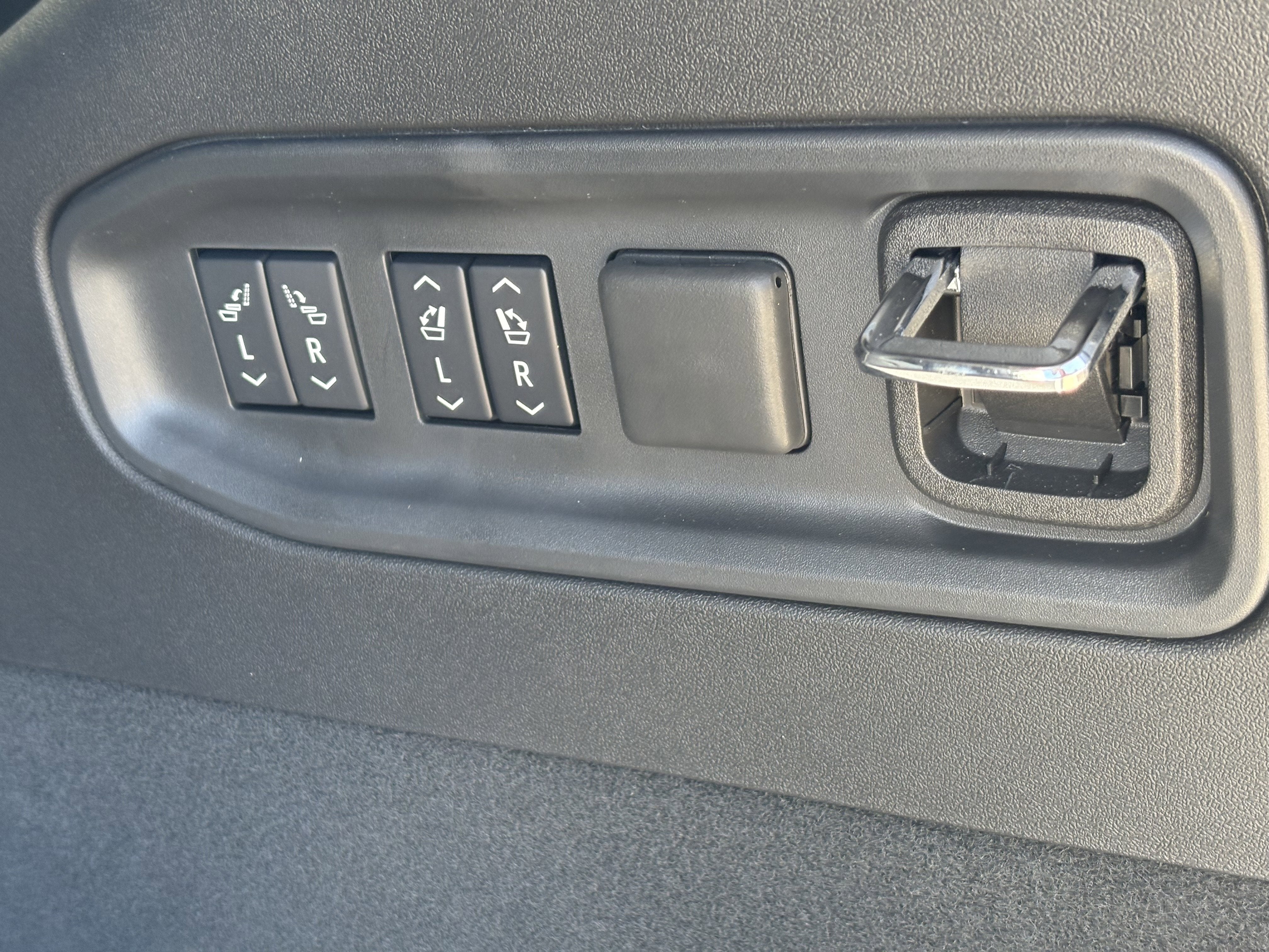 2026 Cadillac VISTIQ Platinum