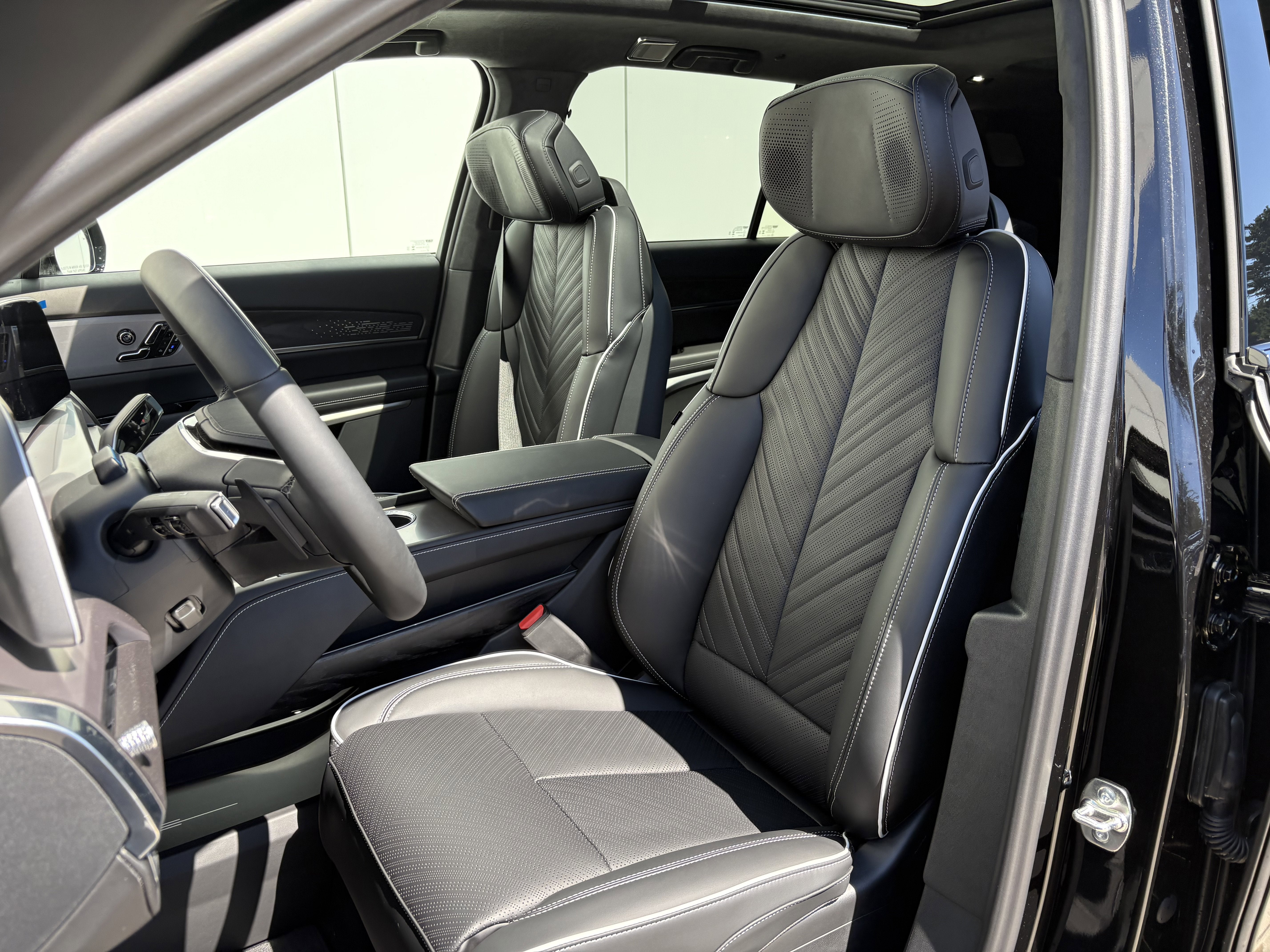 2026 Cadillac VISTIQ Platinum