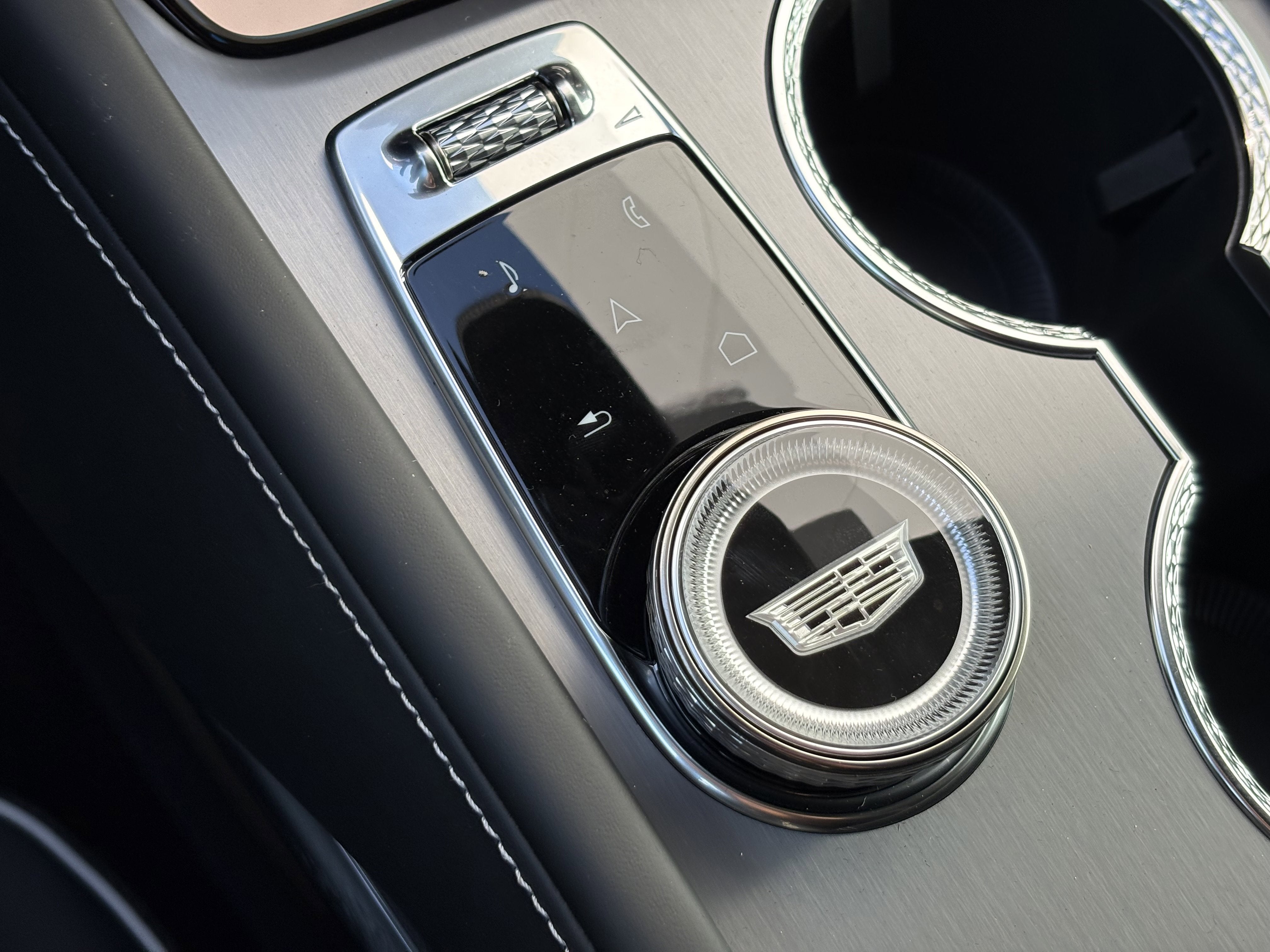 2026 Cadillac VISTIQ Platinum