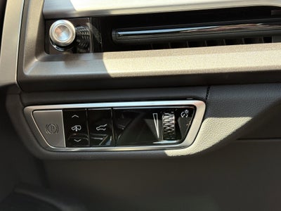 2026 Cadillac VISTIQ Platinum