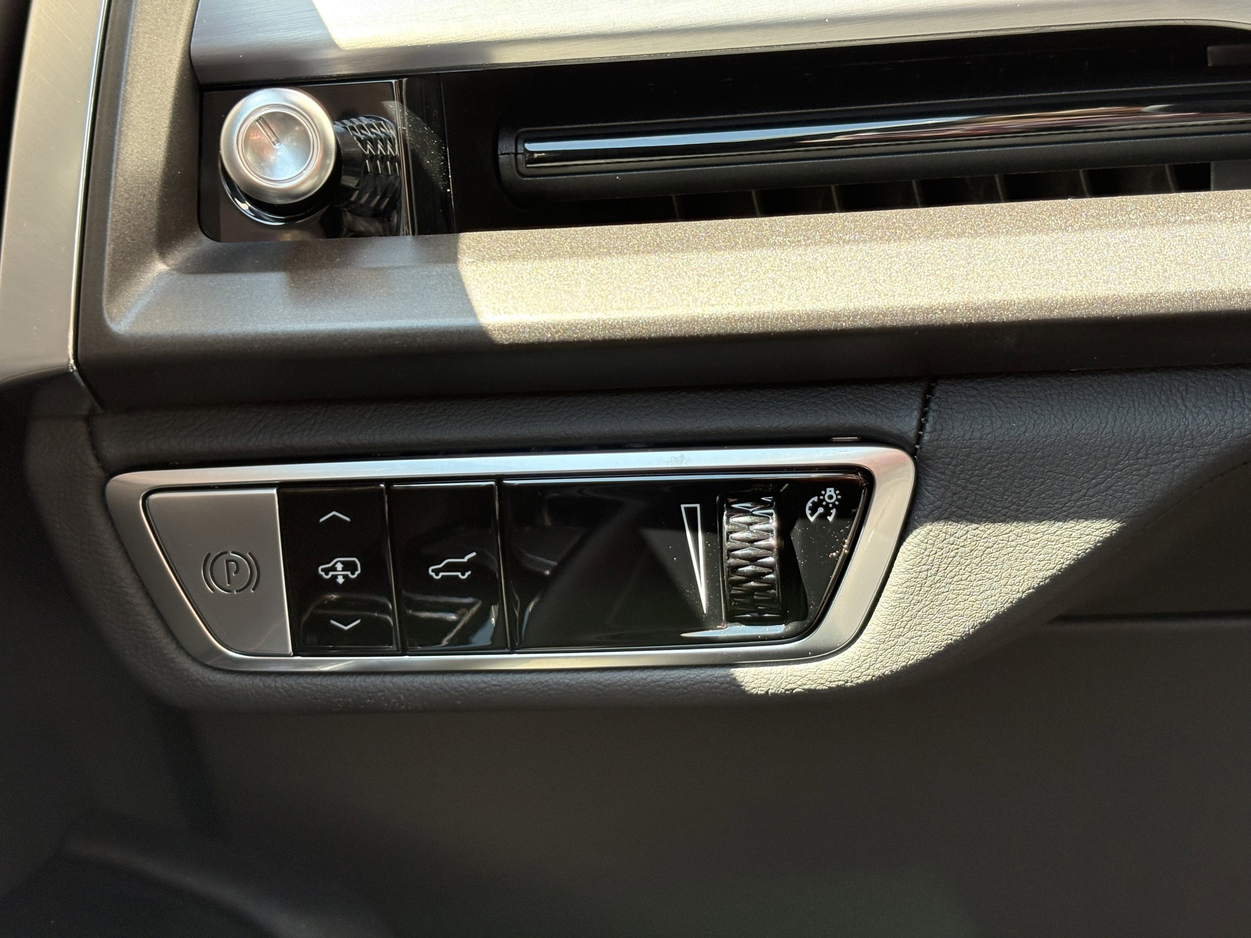 2026 Cadillac VISTIQ Platinum