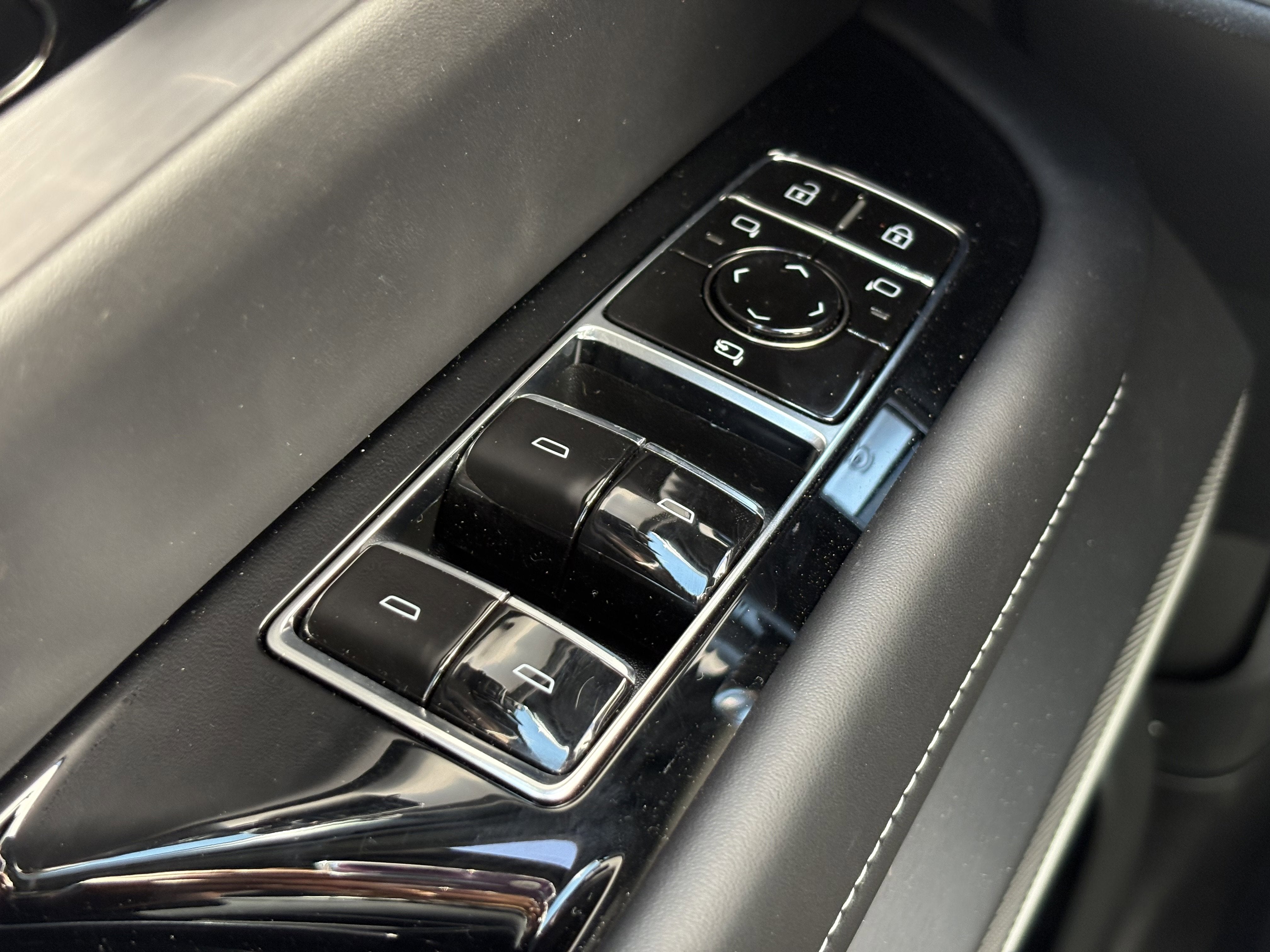 2026 Cadillac VISTIQ Platinum