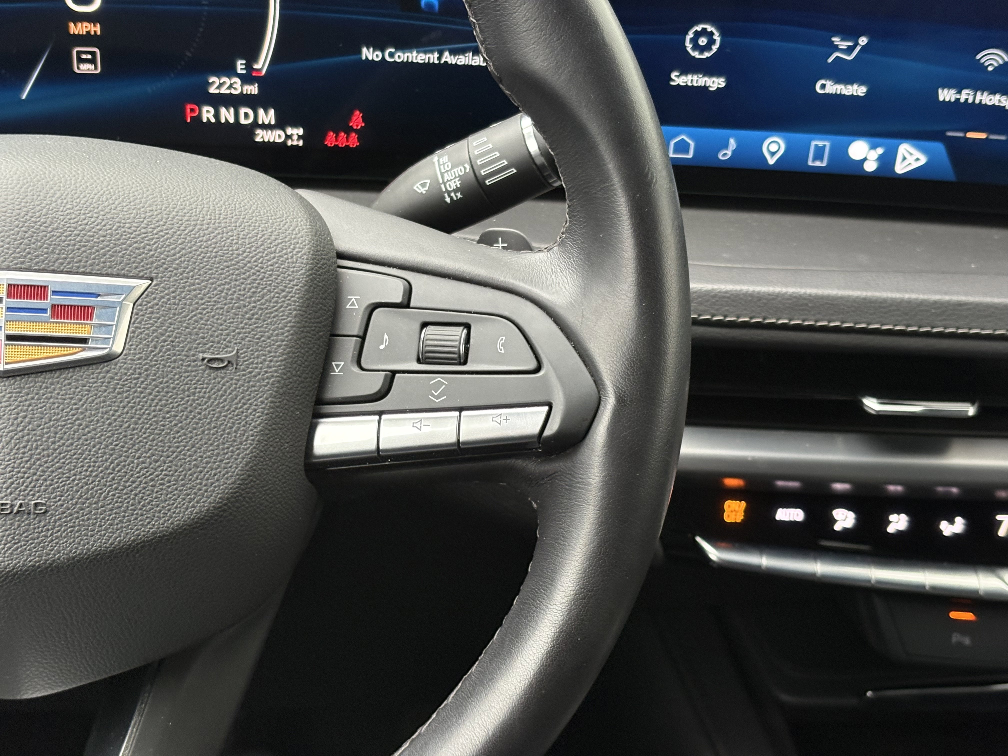 2024 Cadillac XT4 Premium Luxury