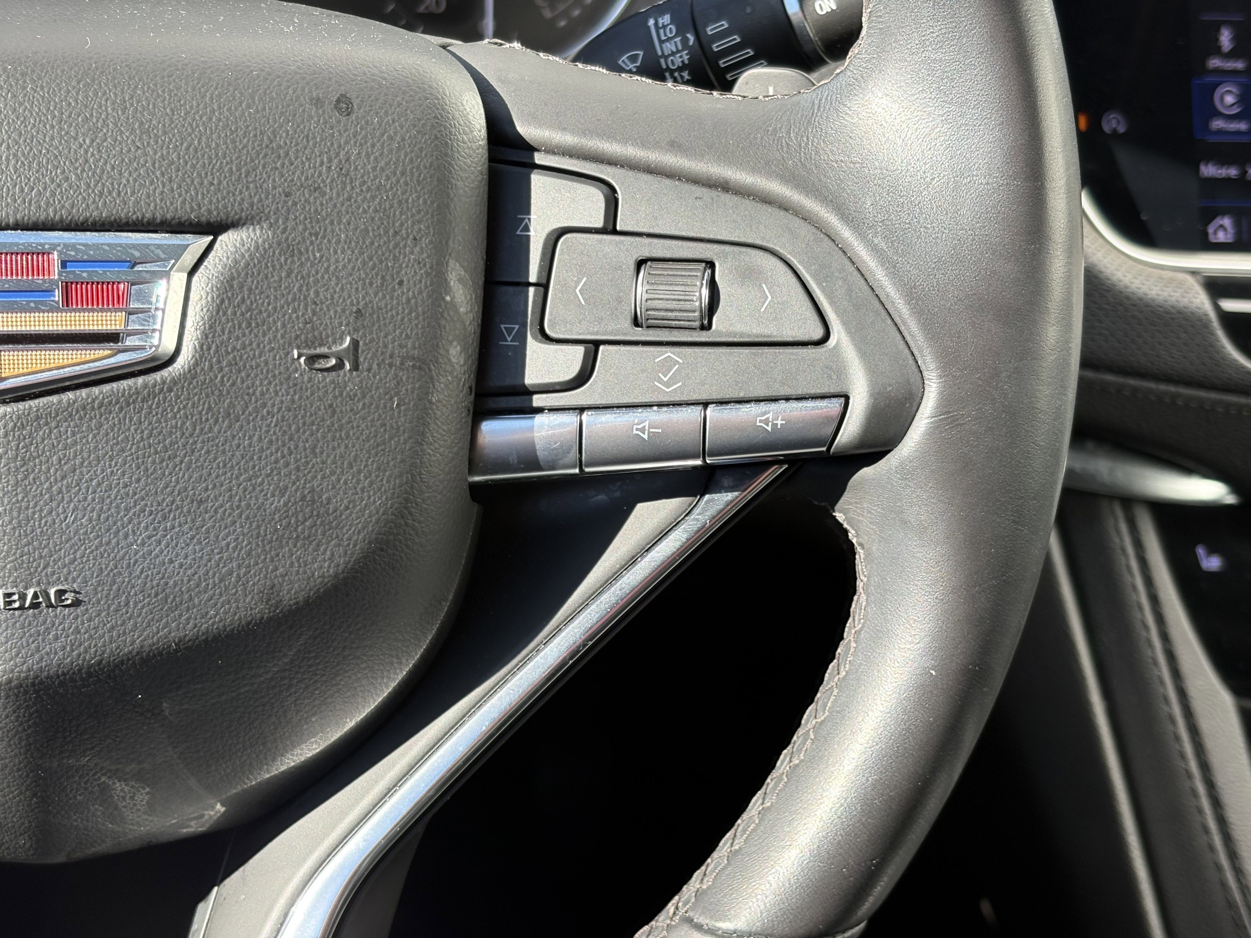 2023 Cadillac XT6 Luxury