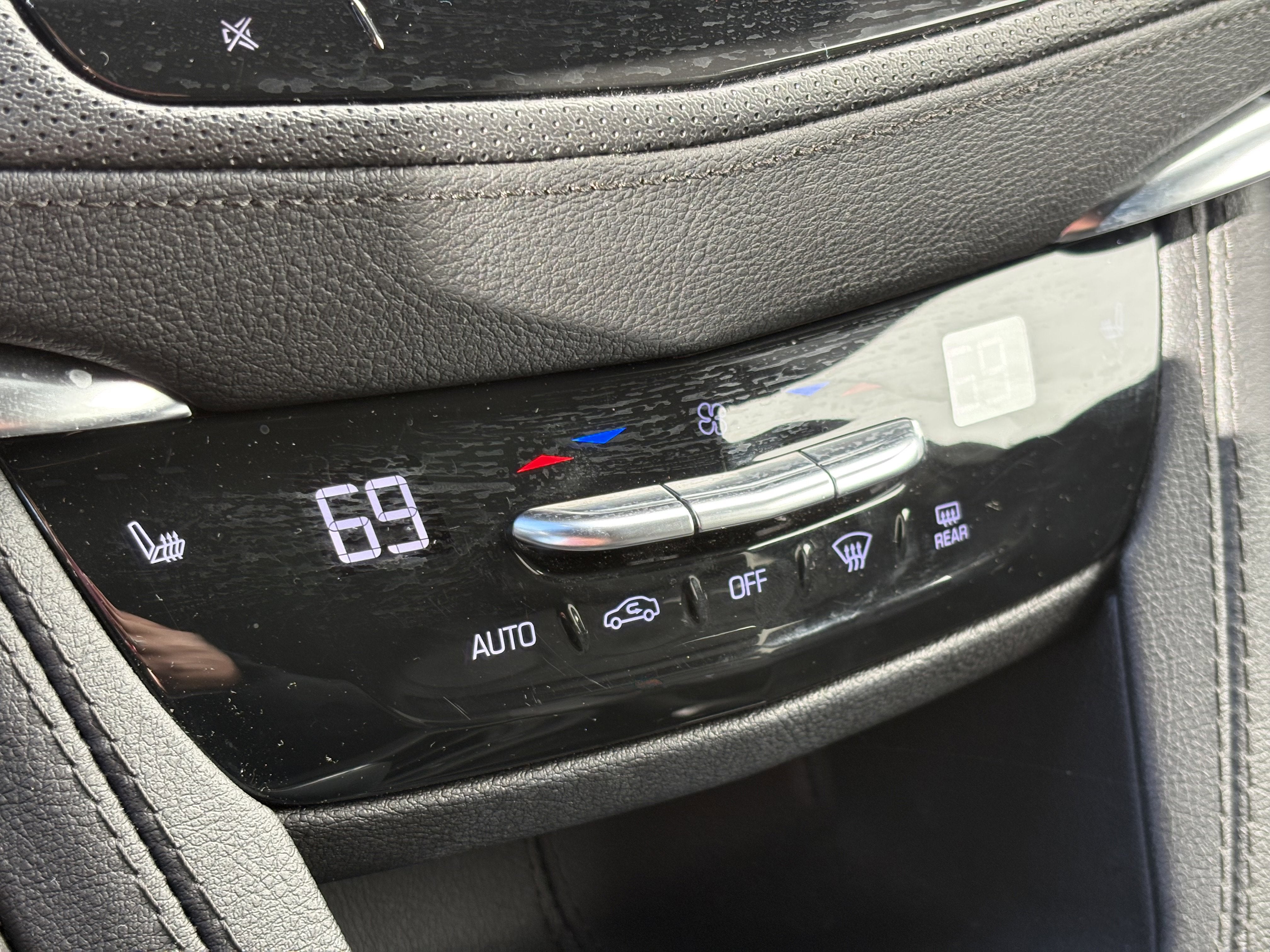 2023 Cadillac XT6 Luxury