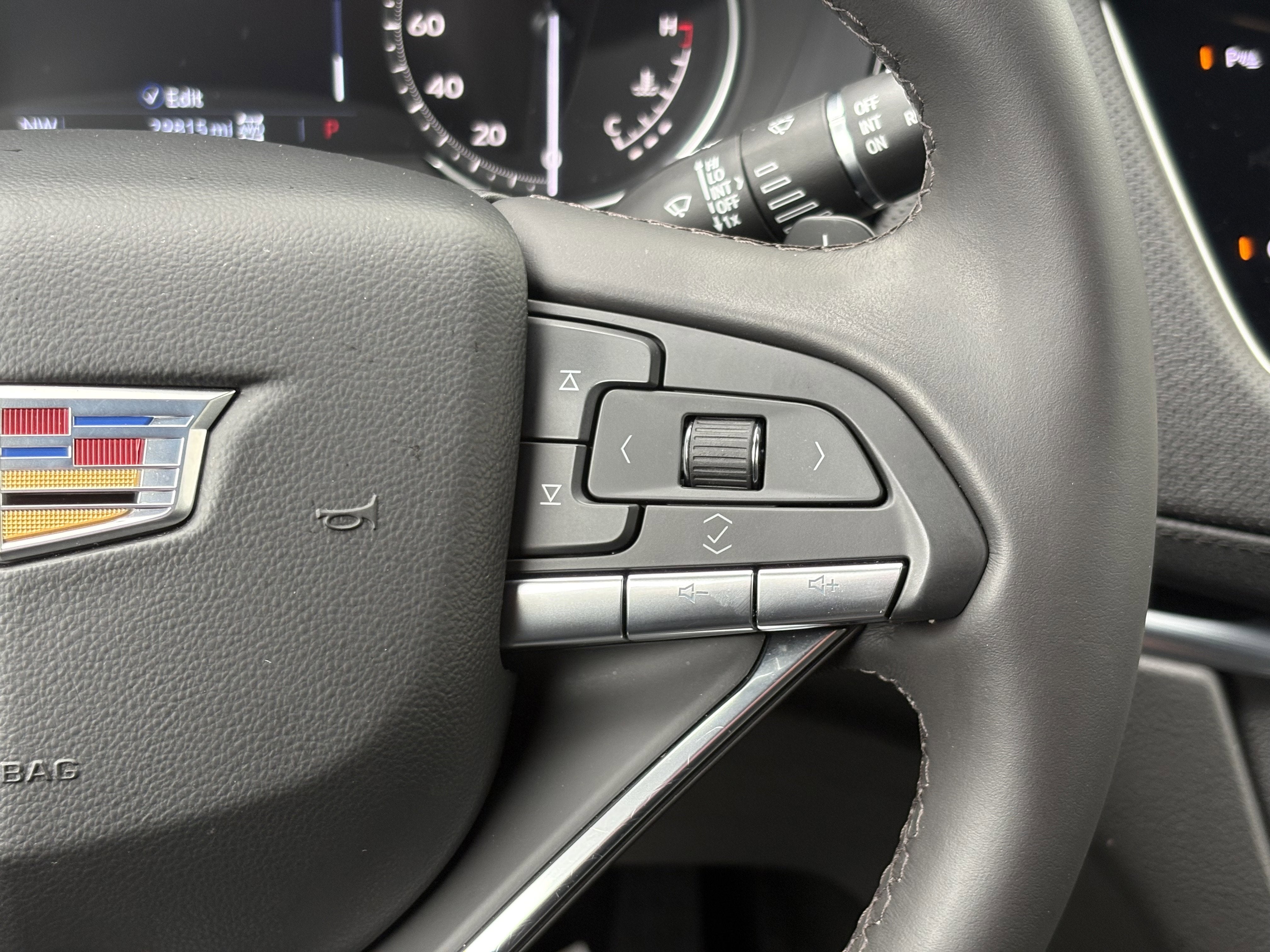 2024 Cadillac XT6 Luxury
