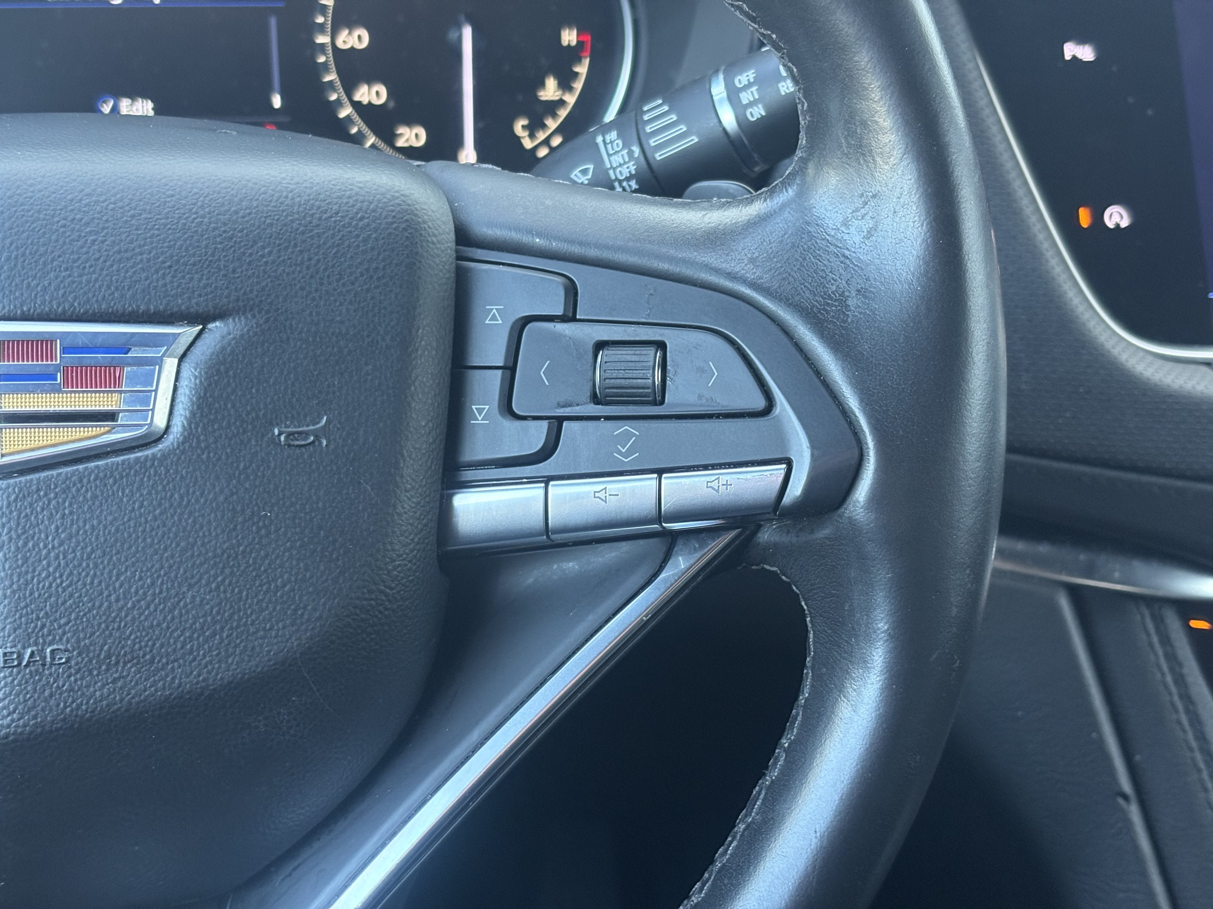 2024 Cadillac XT6 Luxury