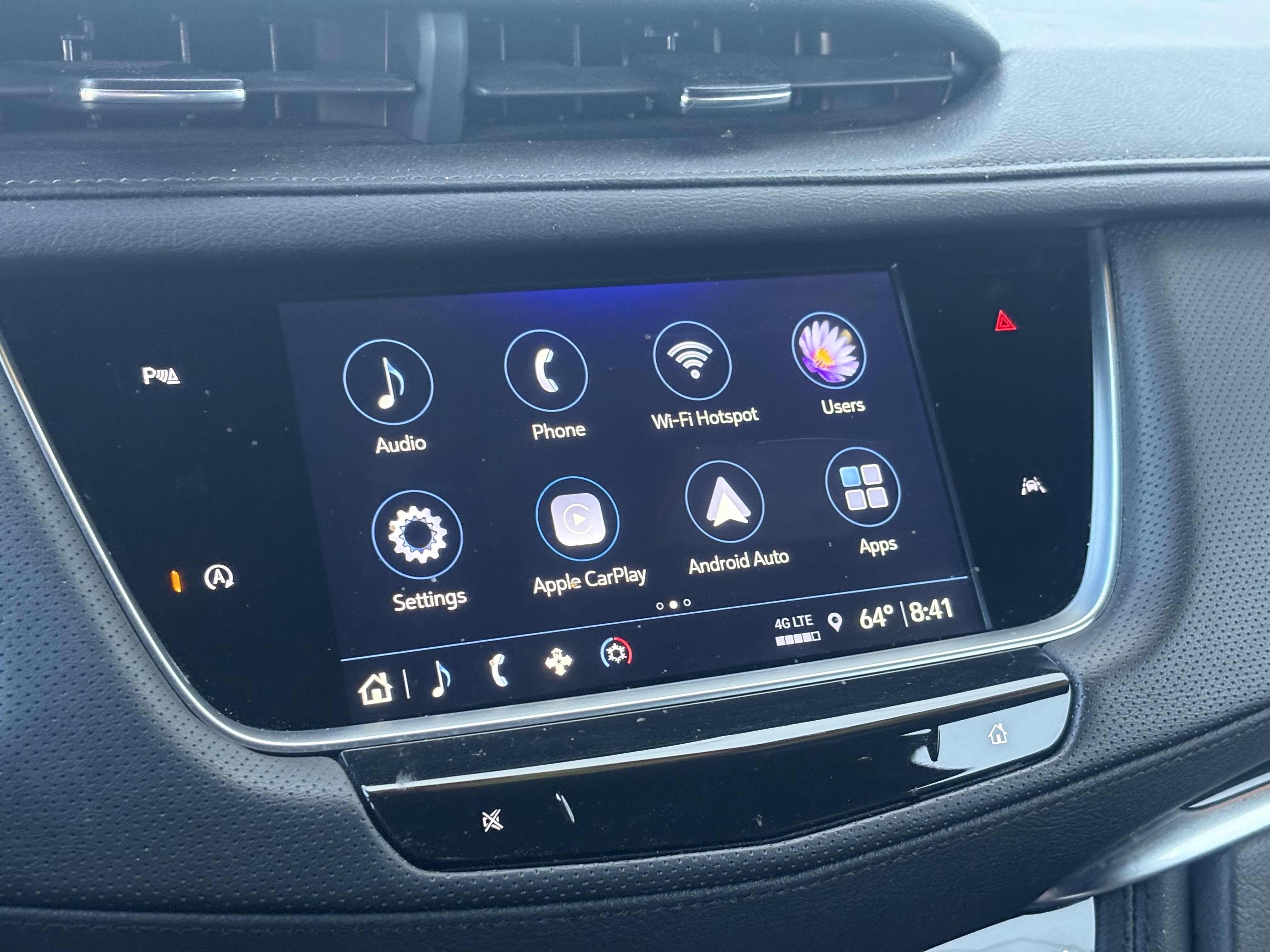 2024 Cadillac XT6 Luxury