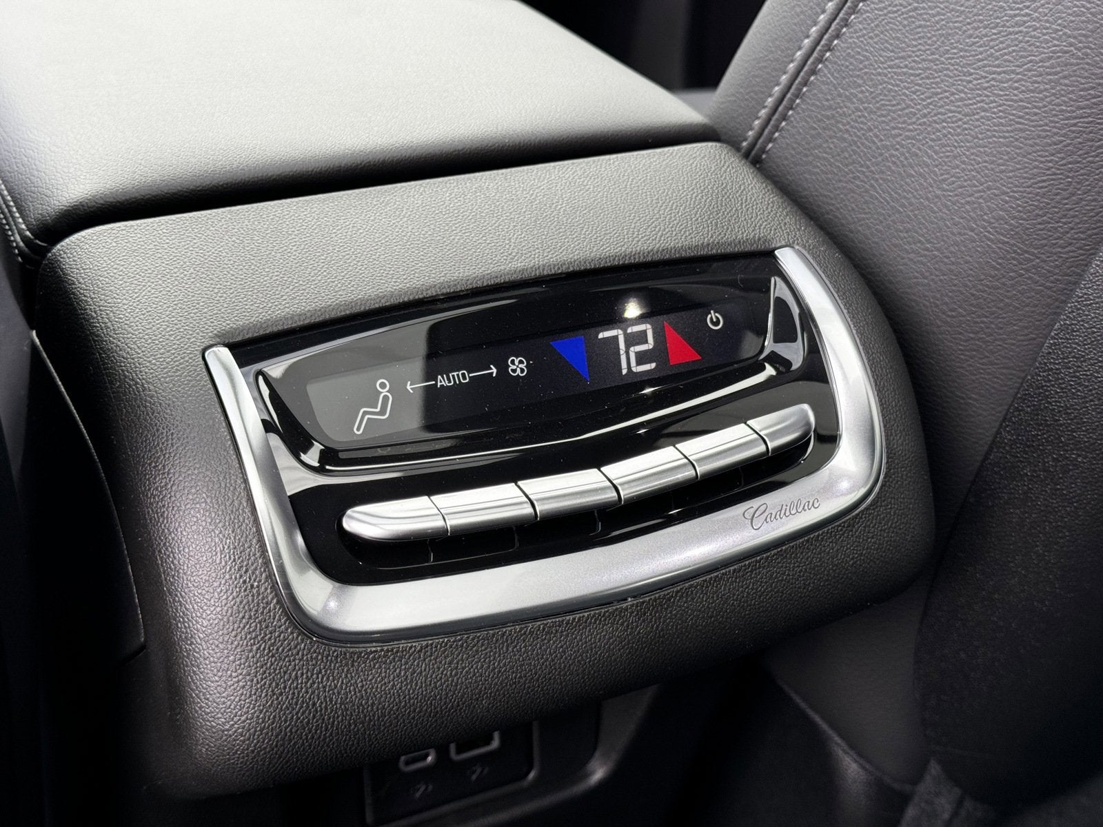 2025 Cadillac XT6 Luxury