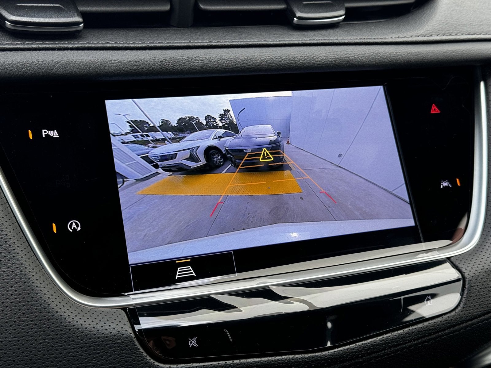 2025 Cadillac XT6 Luxury