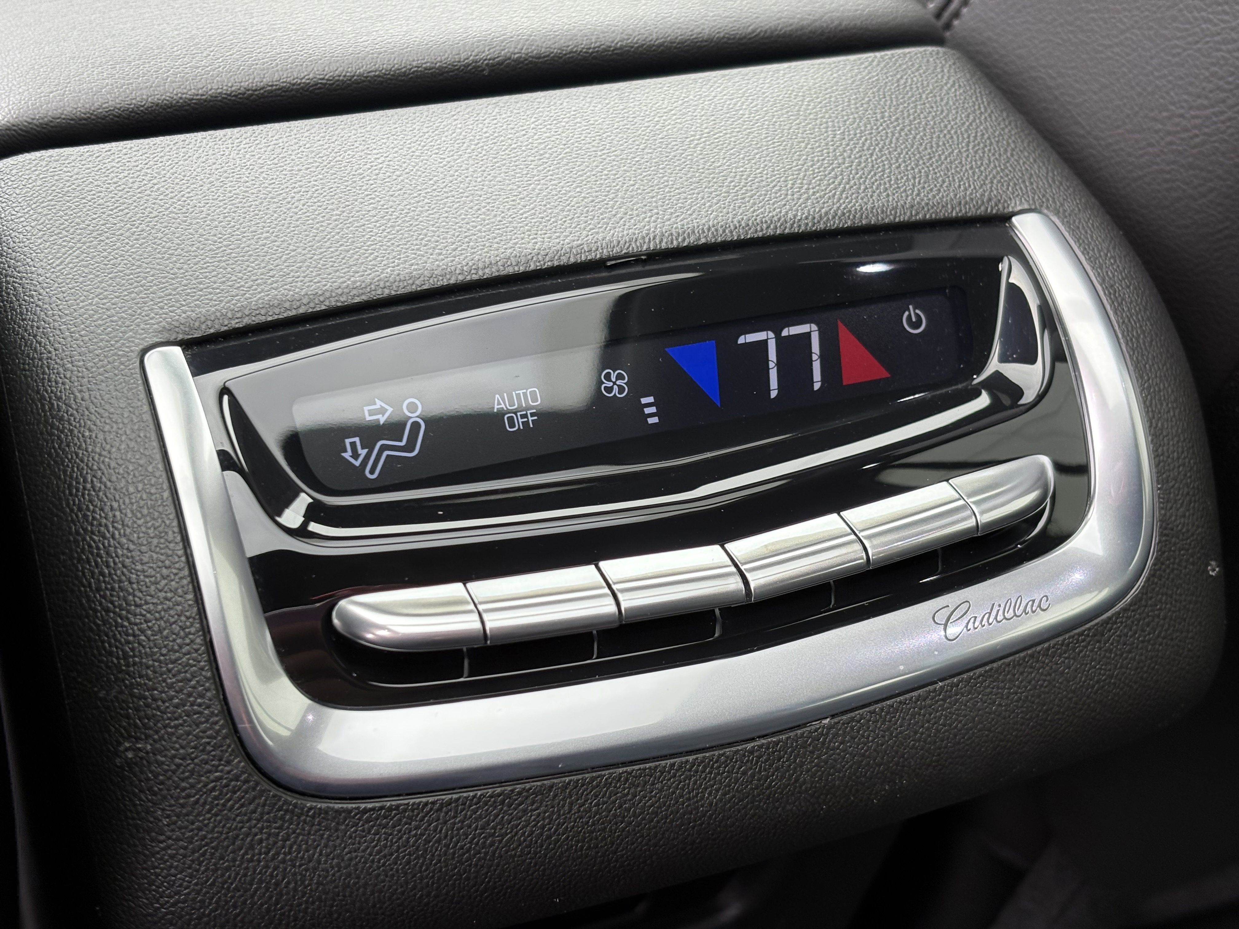 2024 Cadillac XT6 Luxury