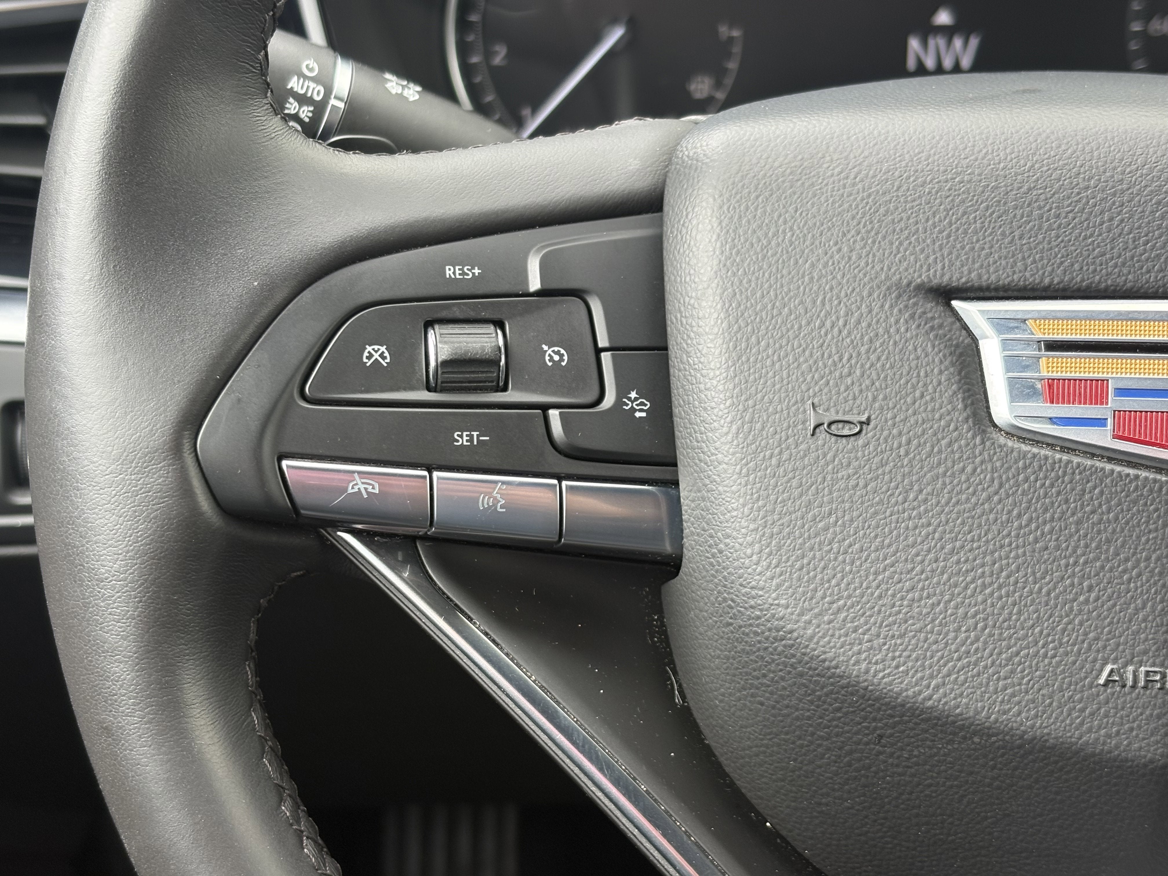 2024 Cadillac XT6 Luxury