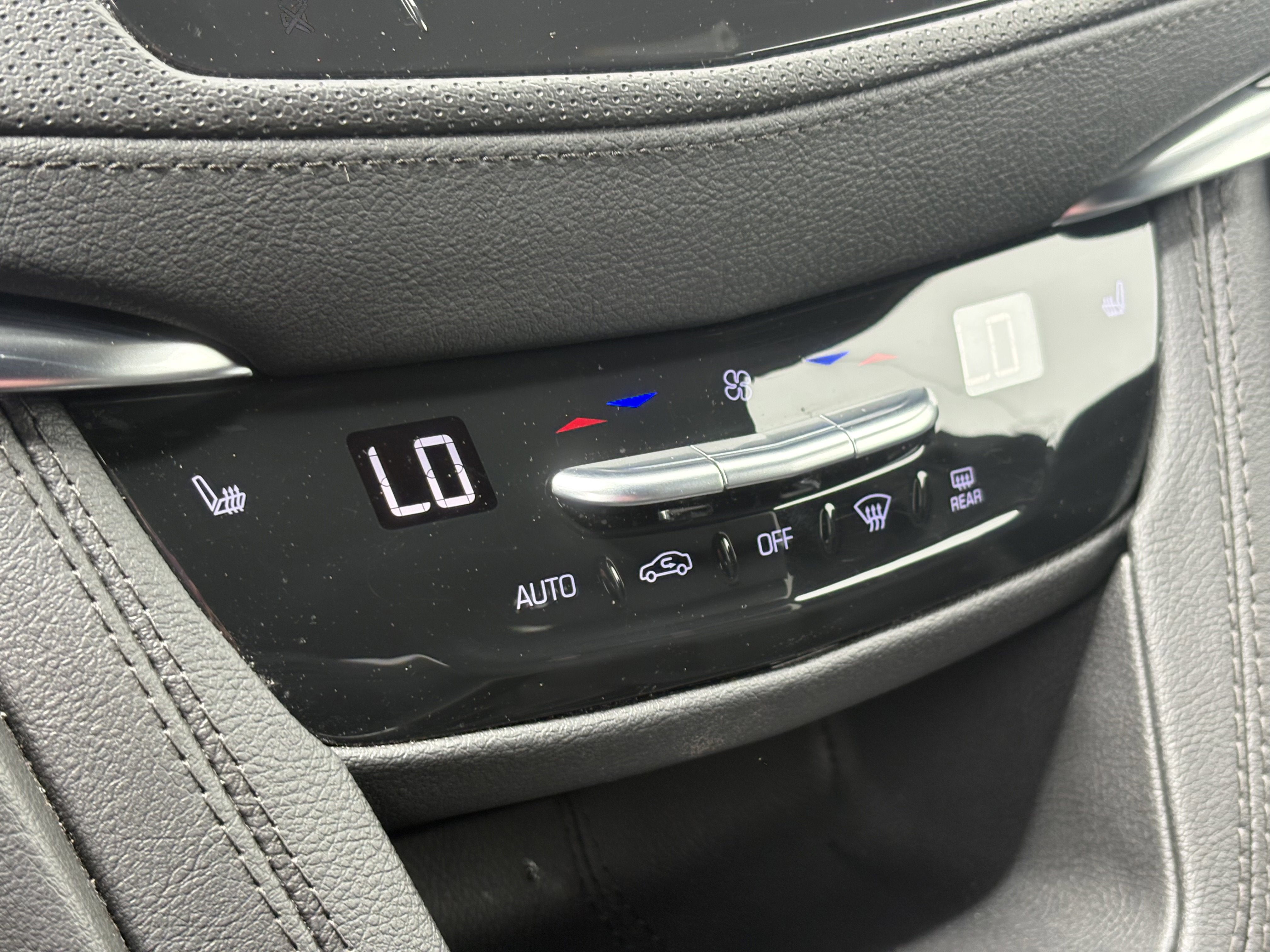 2024 Cadillac XT6 Luxury