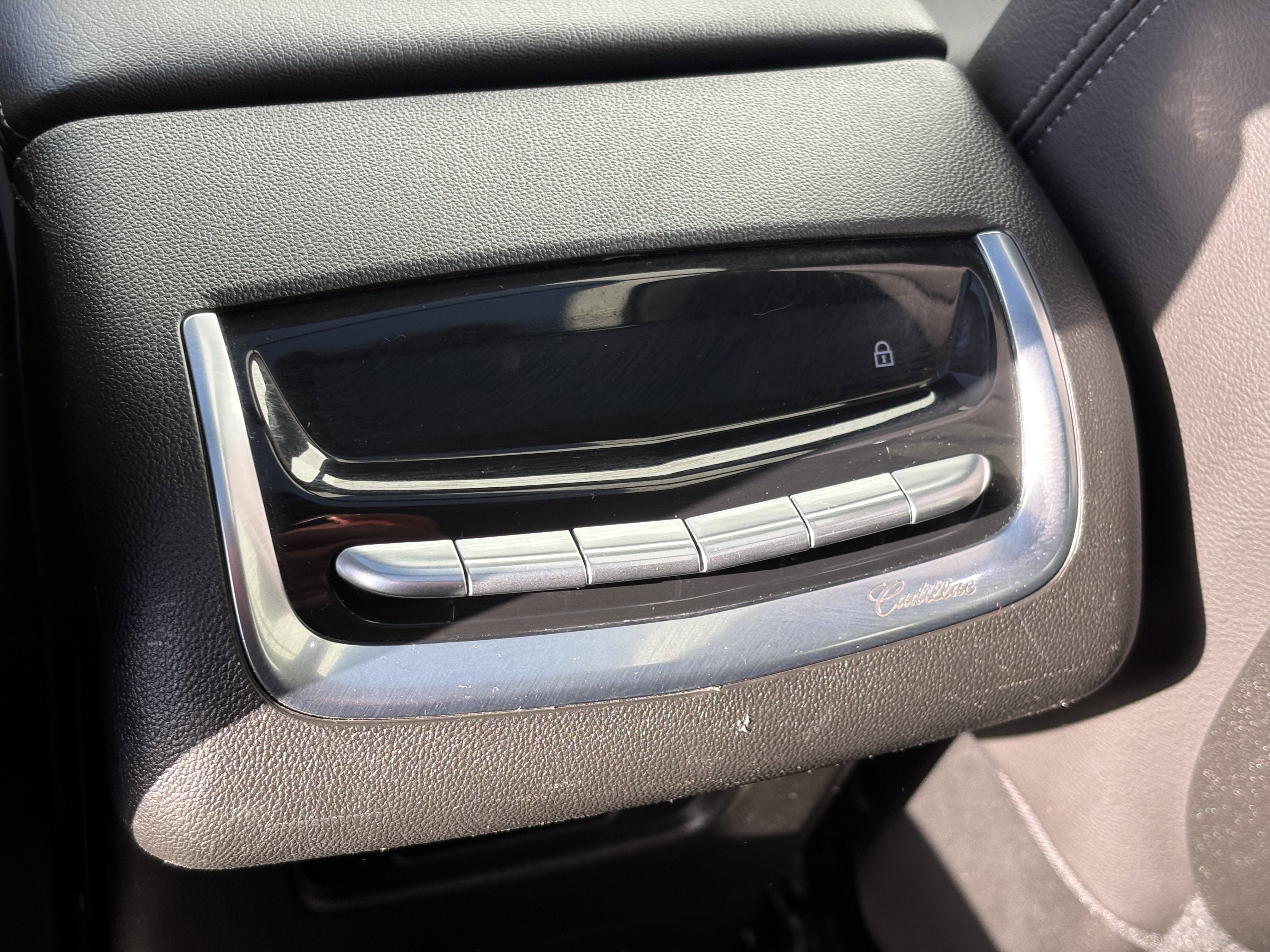 2024 Cadillac XT6 Luxury