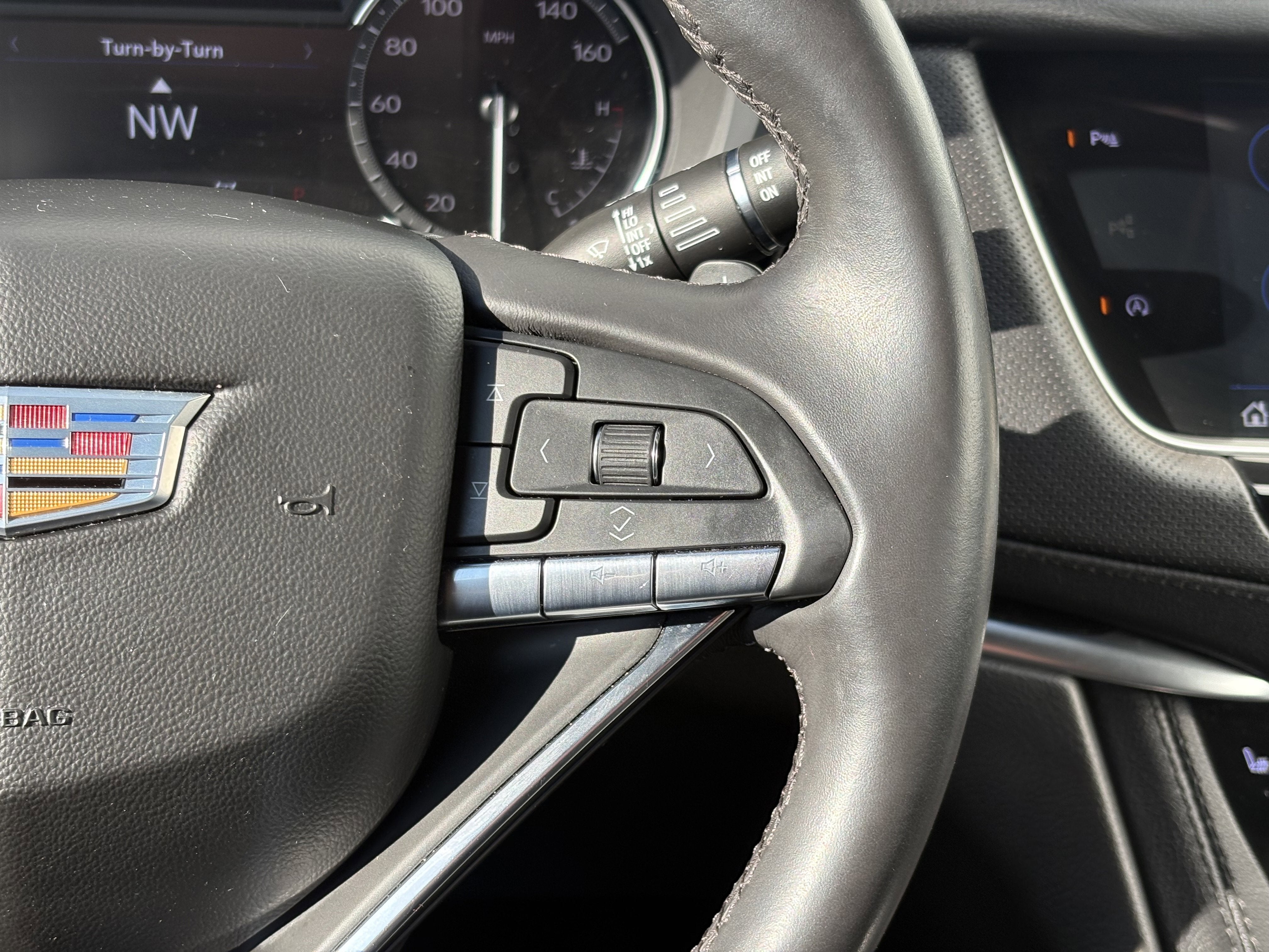 2024 Cadillac XT6 Luxury