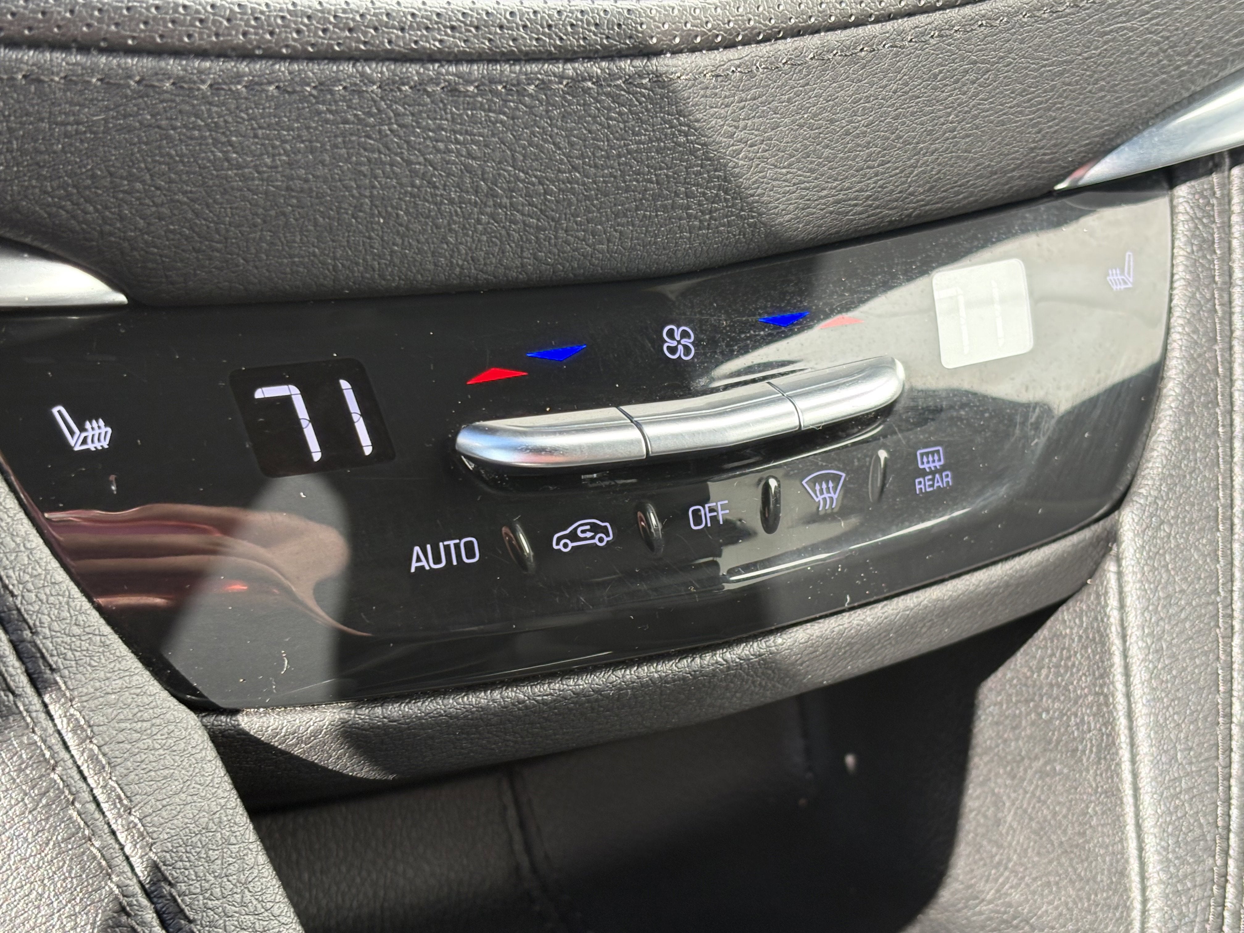 2024 Cadillac XT6 Luxury