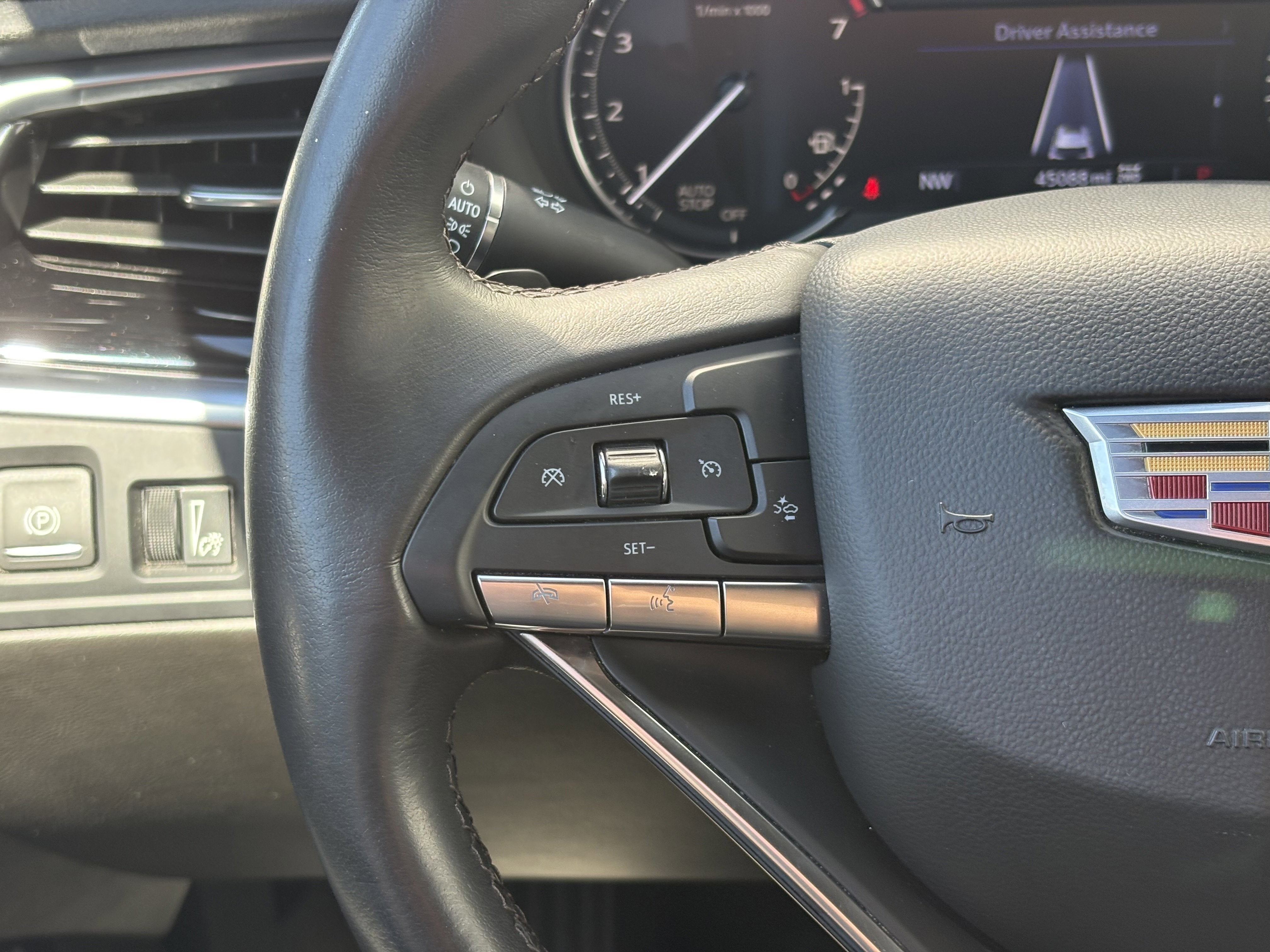 2024 Cadillac XT6 Luxury