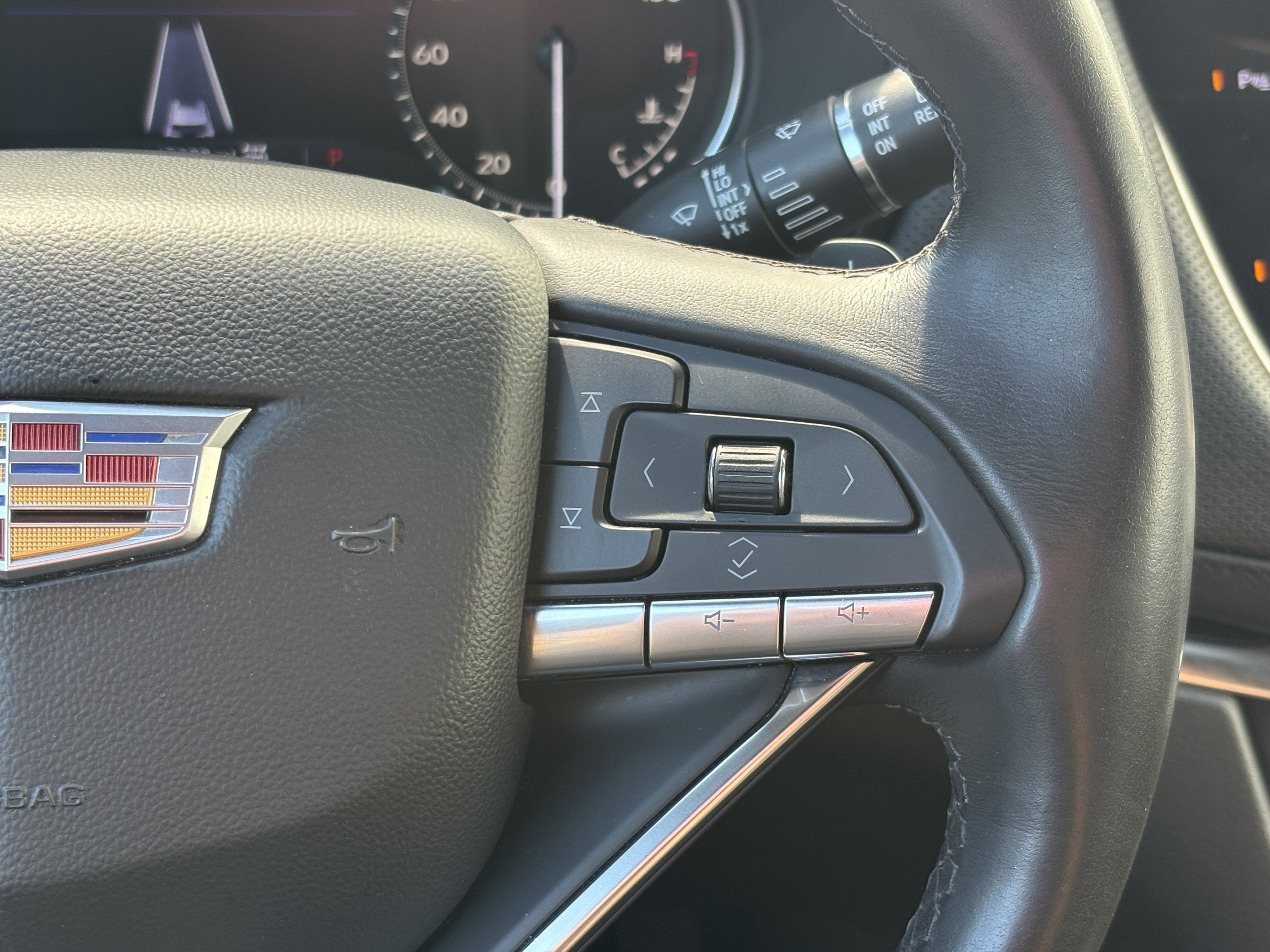 2024 Cadillac XT6 Luxury