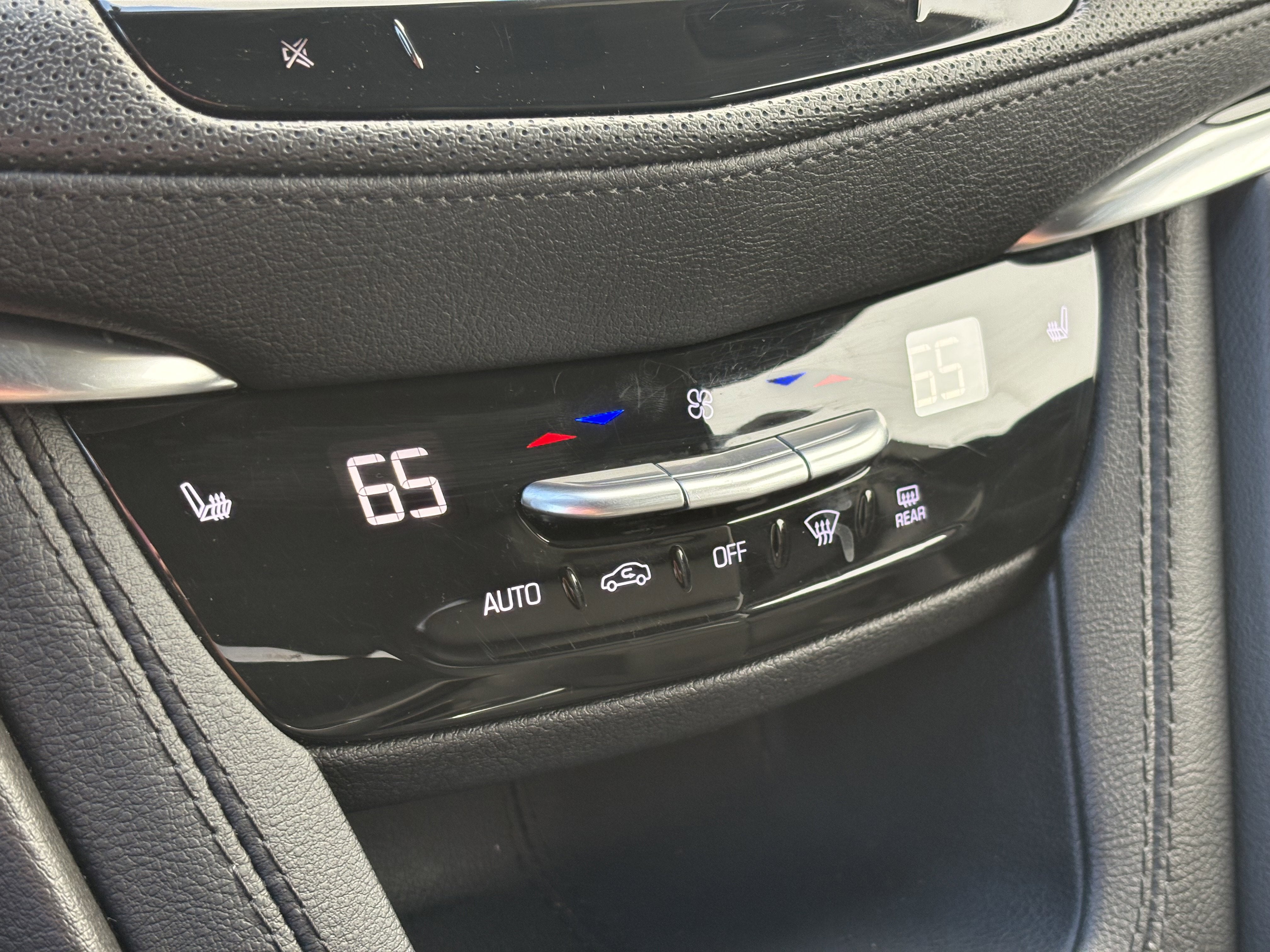 2024 Cadillac XT6 Luxury