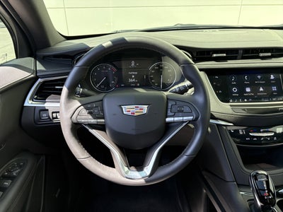 2024 Cadillac XT6 Luxury