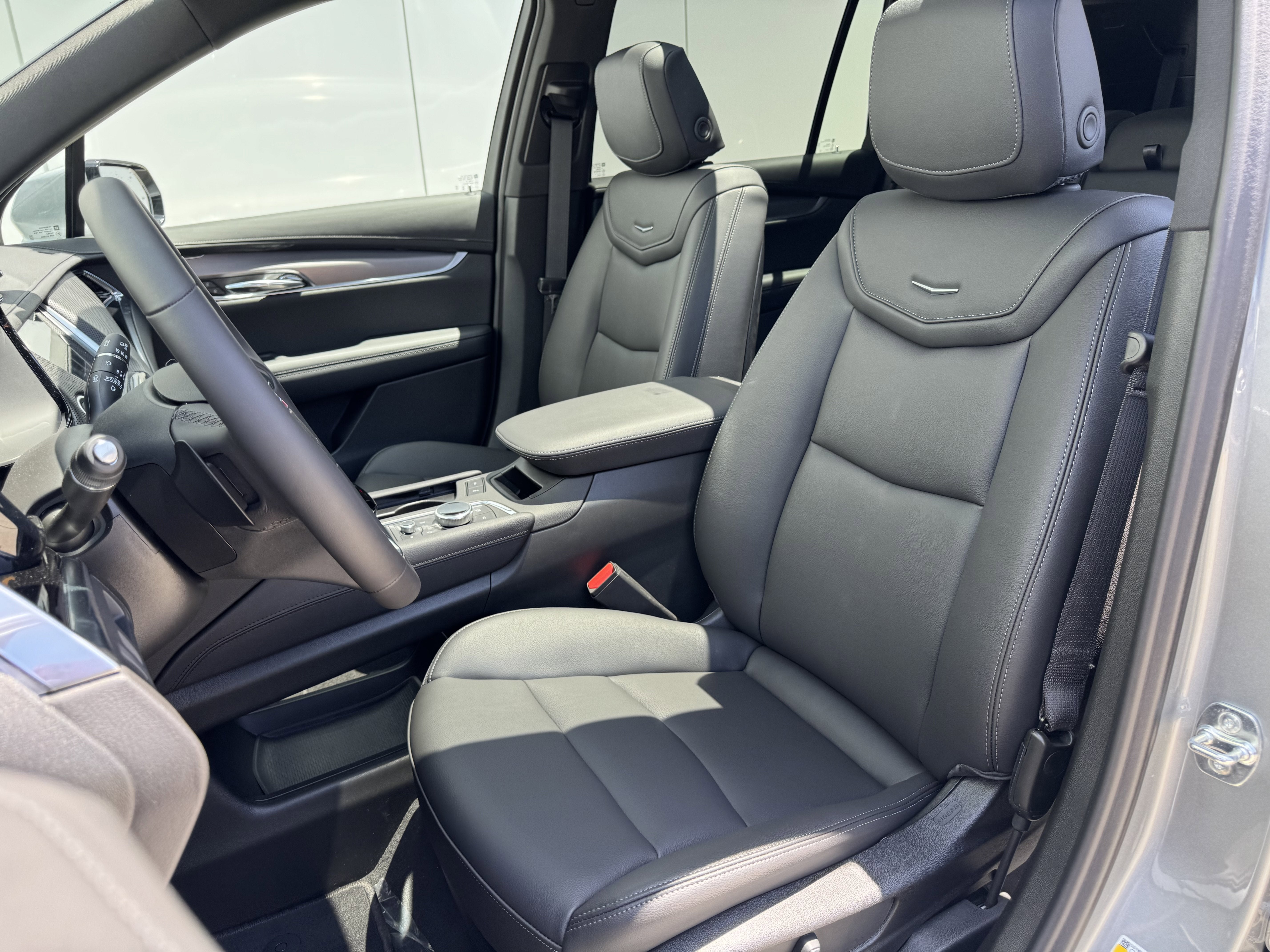 2025 Cadillac XT6 Luxury