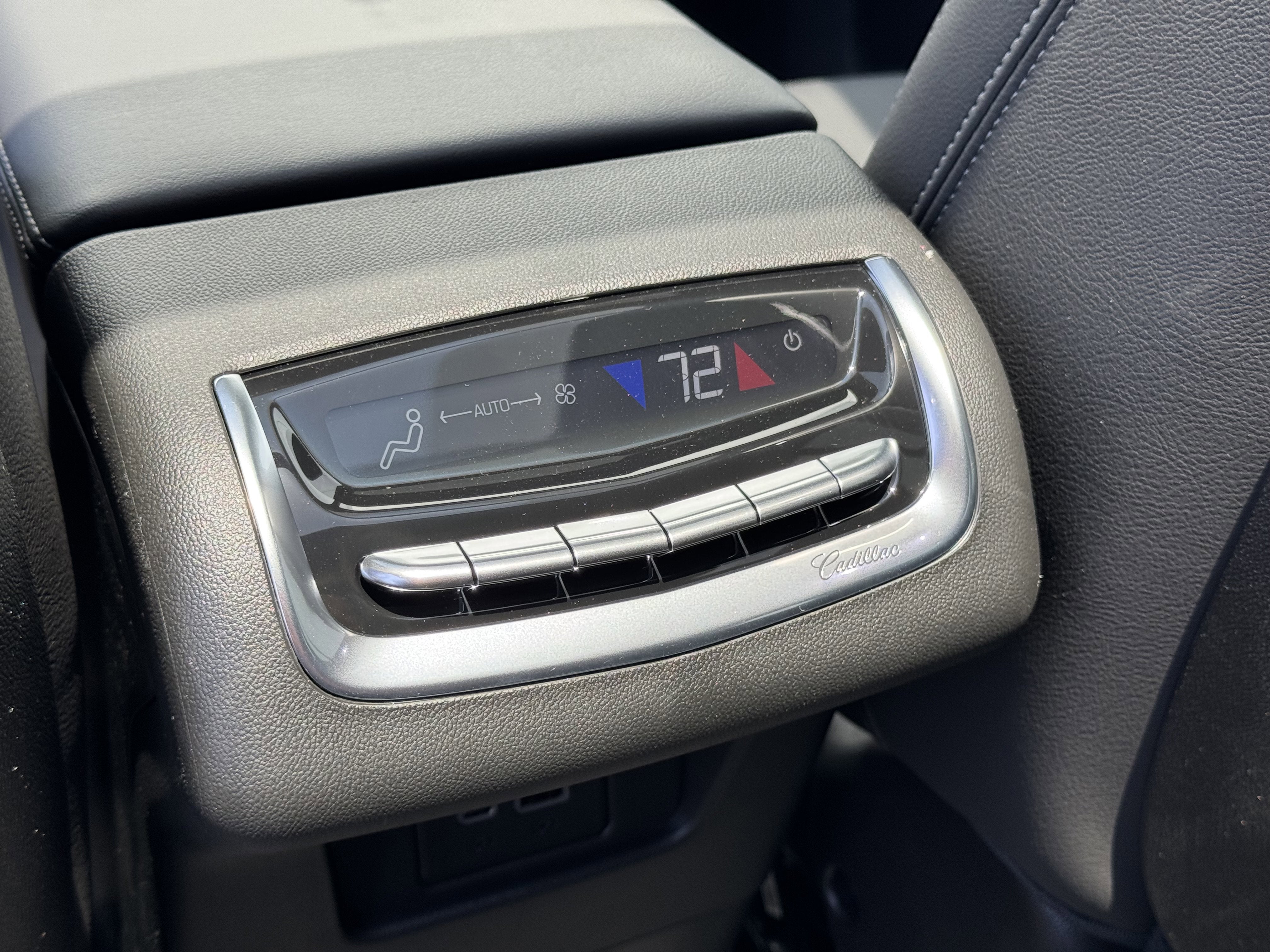 2025 Cadillac XT6 Luxury