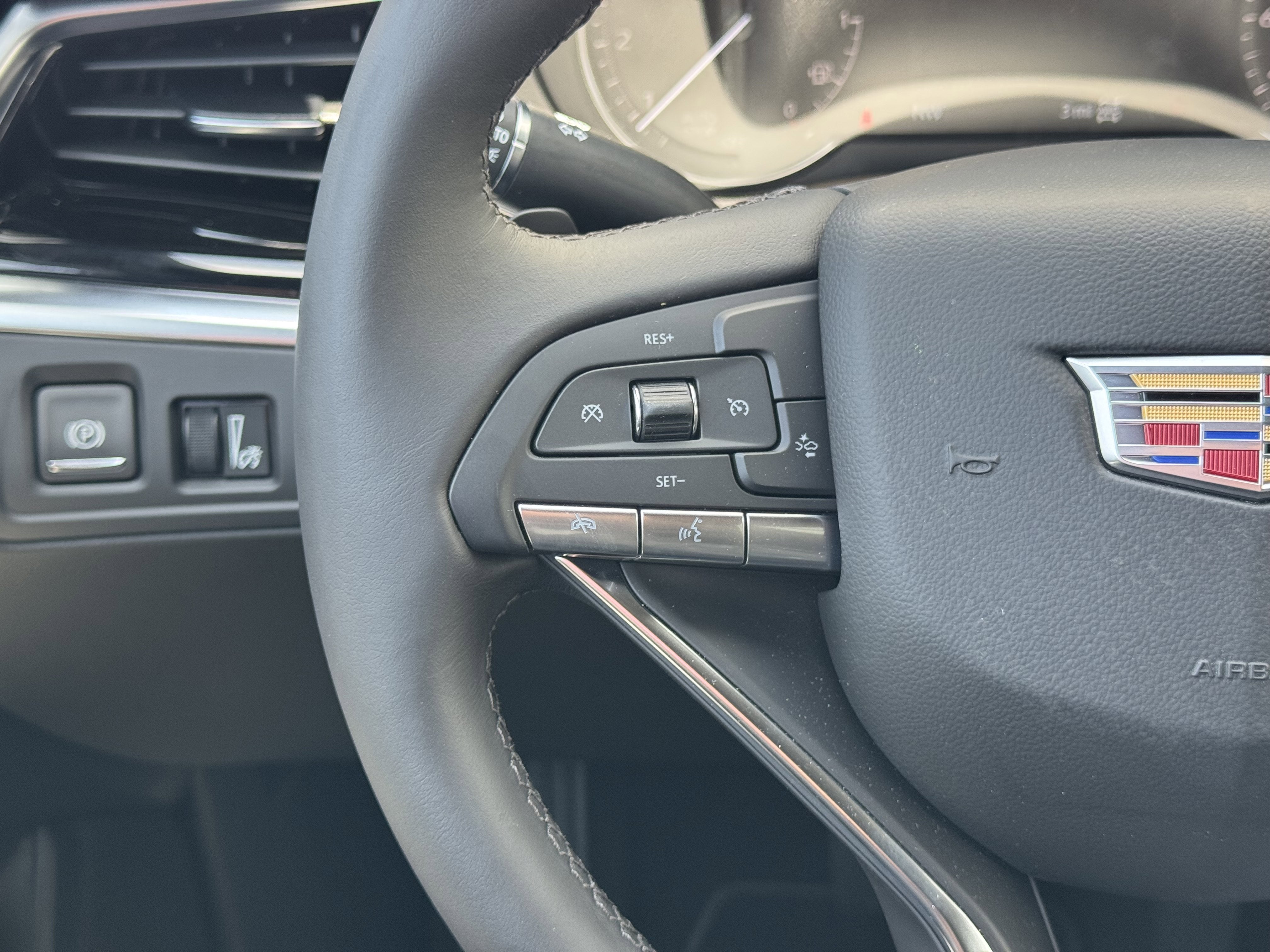 2025 Cadillac XT6 Luxury