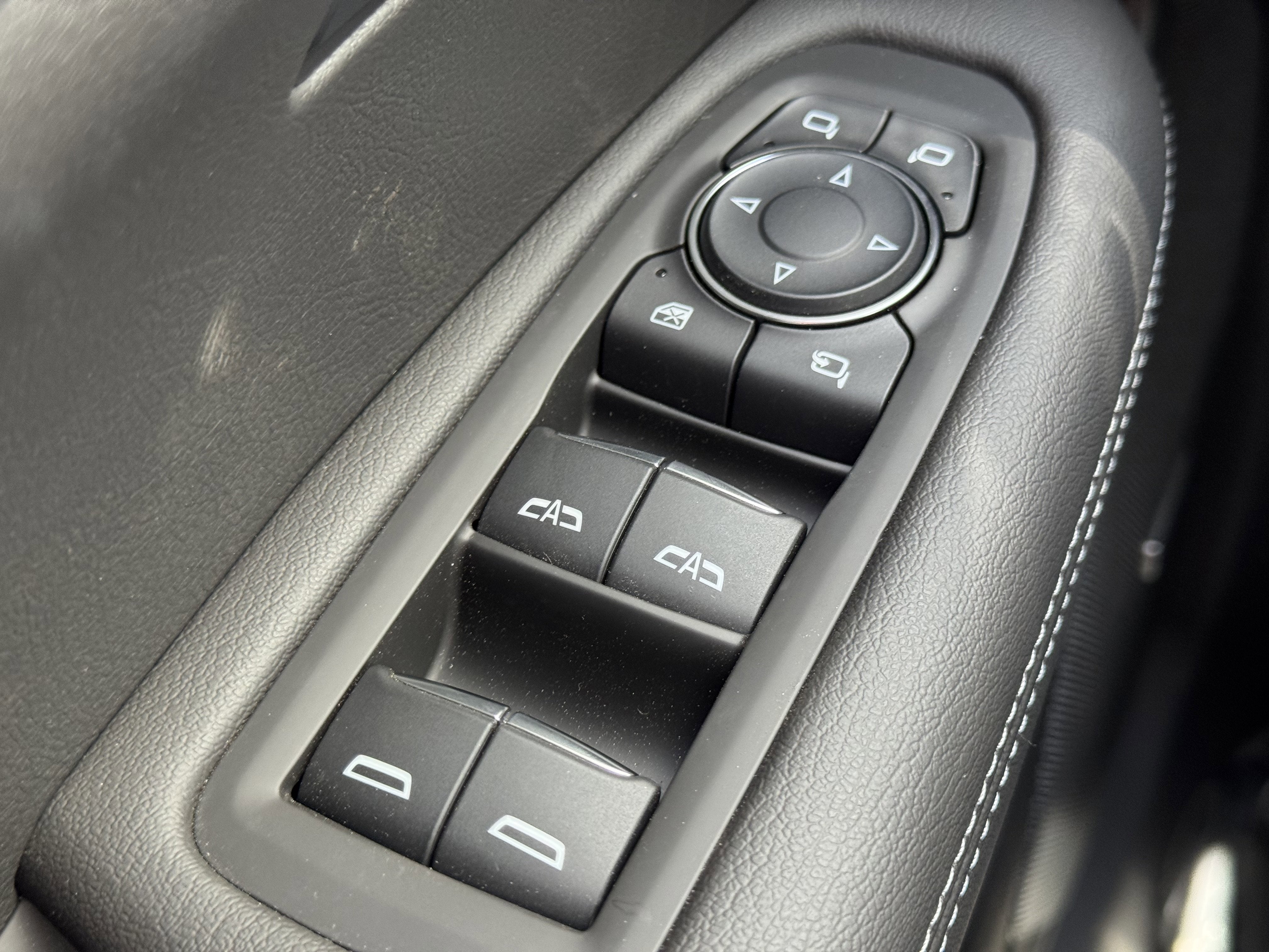 2025 Cadillac XT6 Luxury