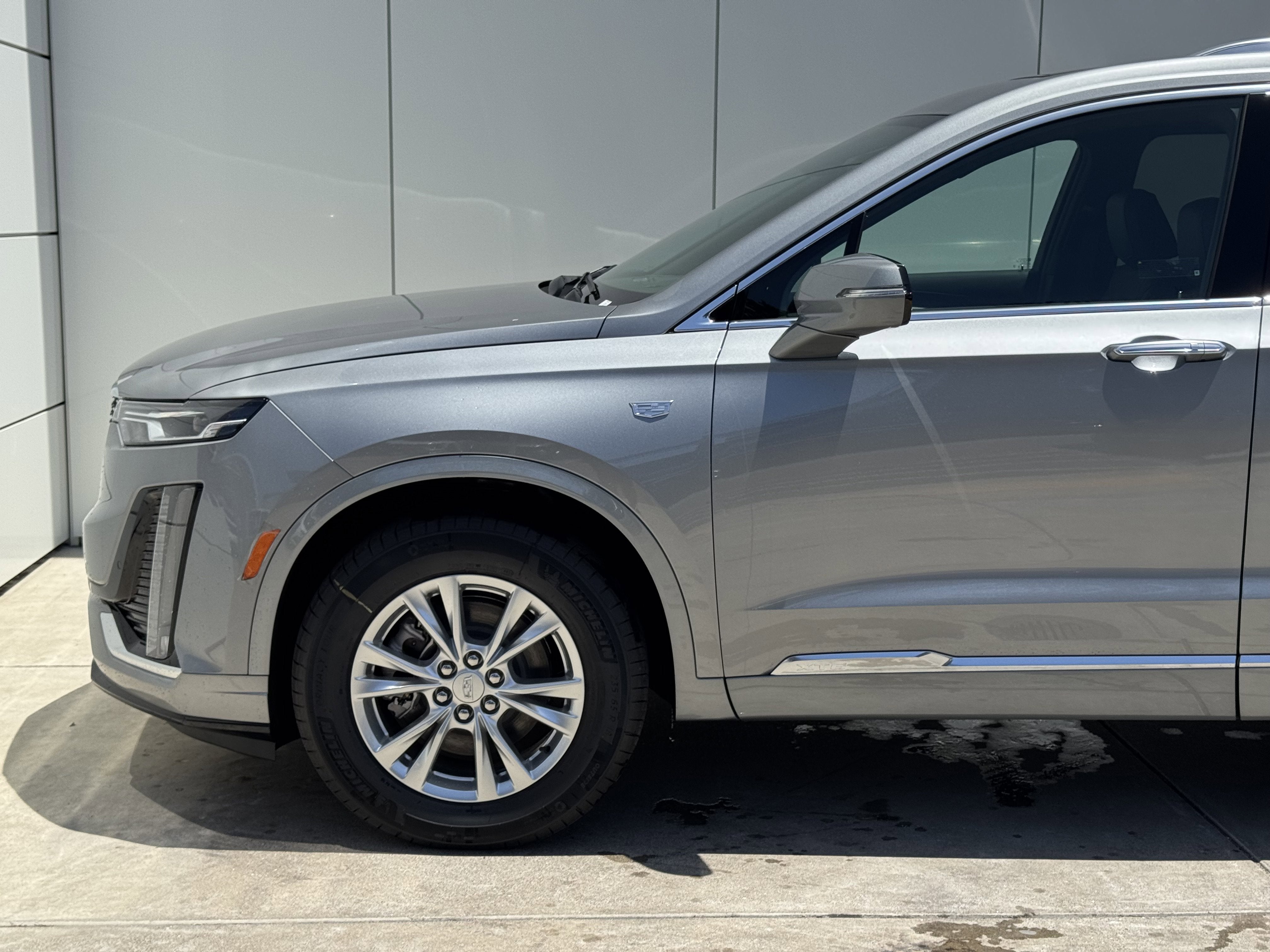 2025 Cadillac XT6 Luxury