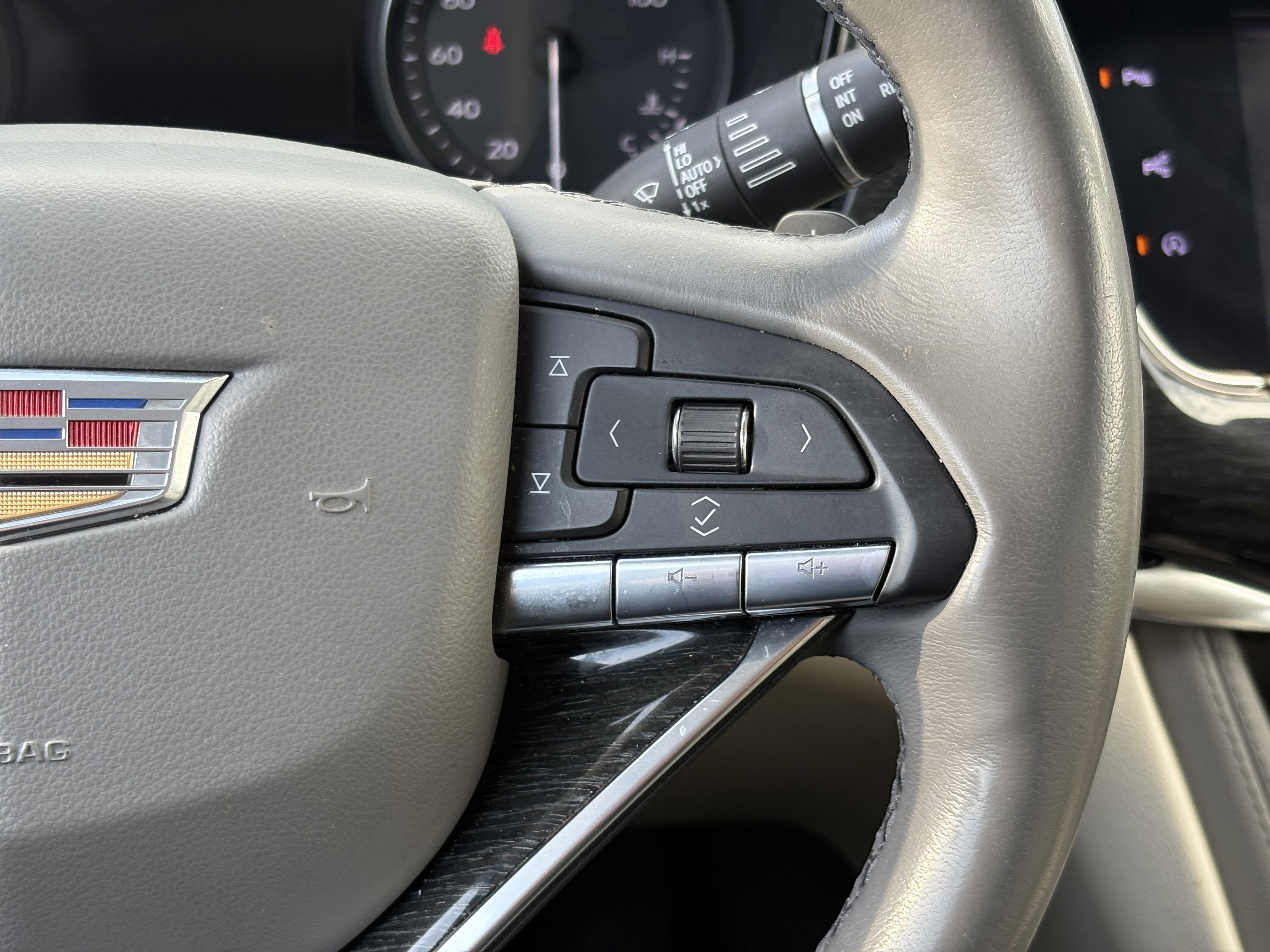 2020 Cadillac XT6 FWD Premium Luxury