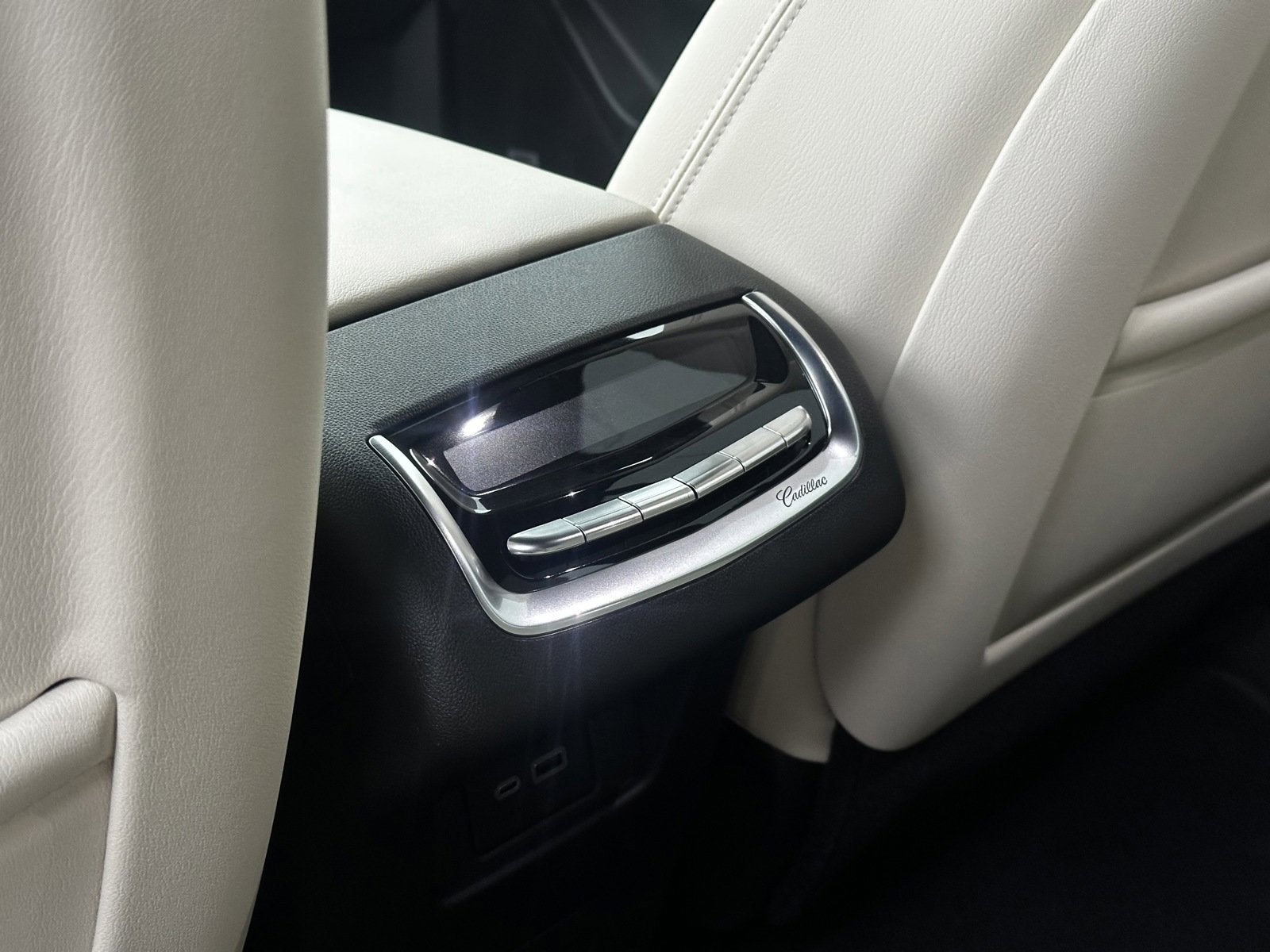 2025 Cadillac XT6 Sport