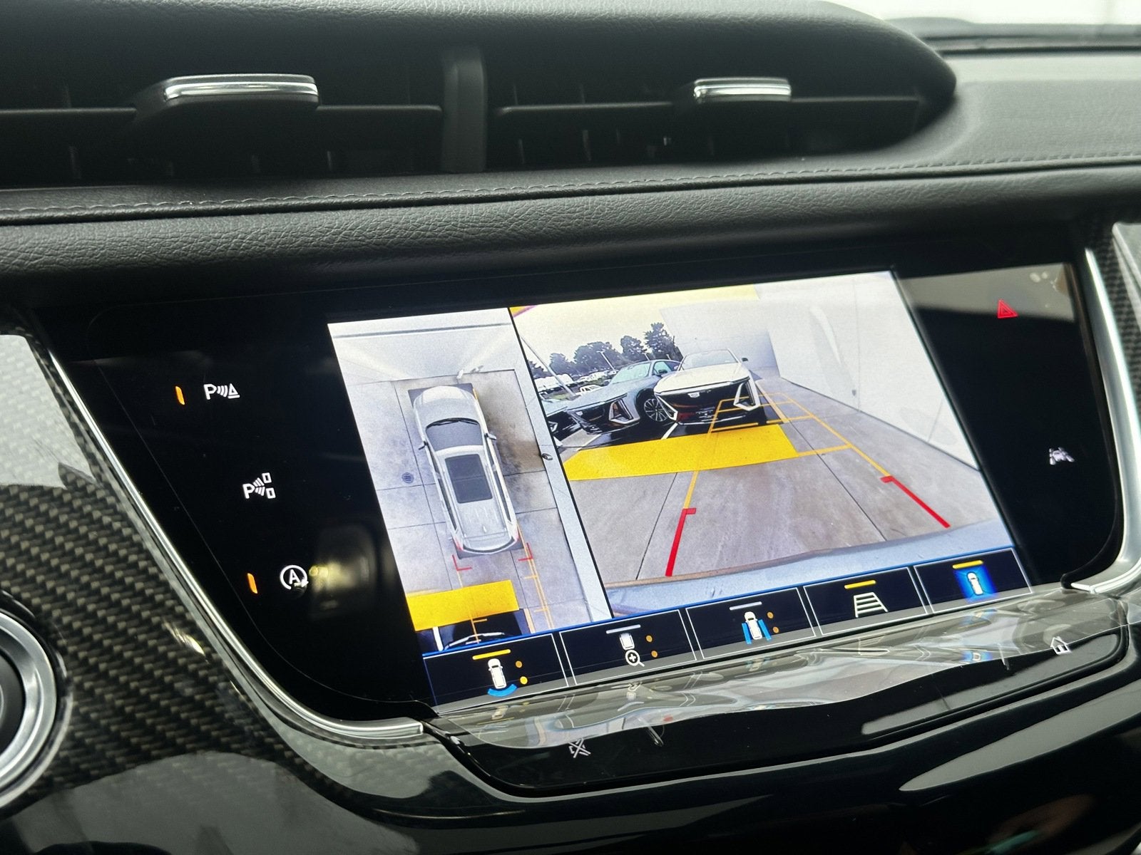 2025 Cadillac XT6 Sport