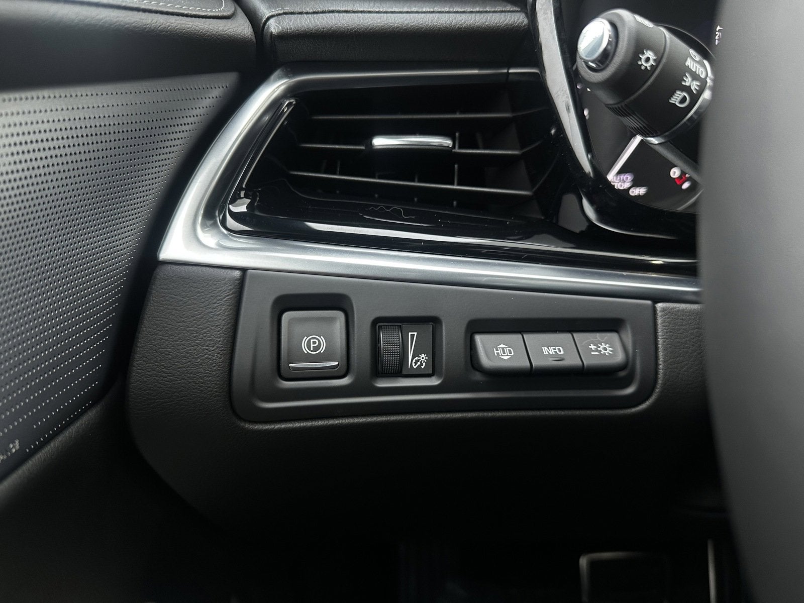 2025 Cadillac XT6 Sport