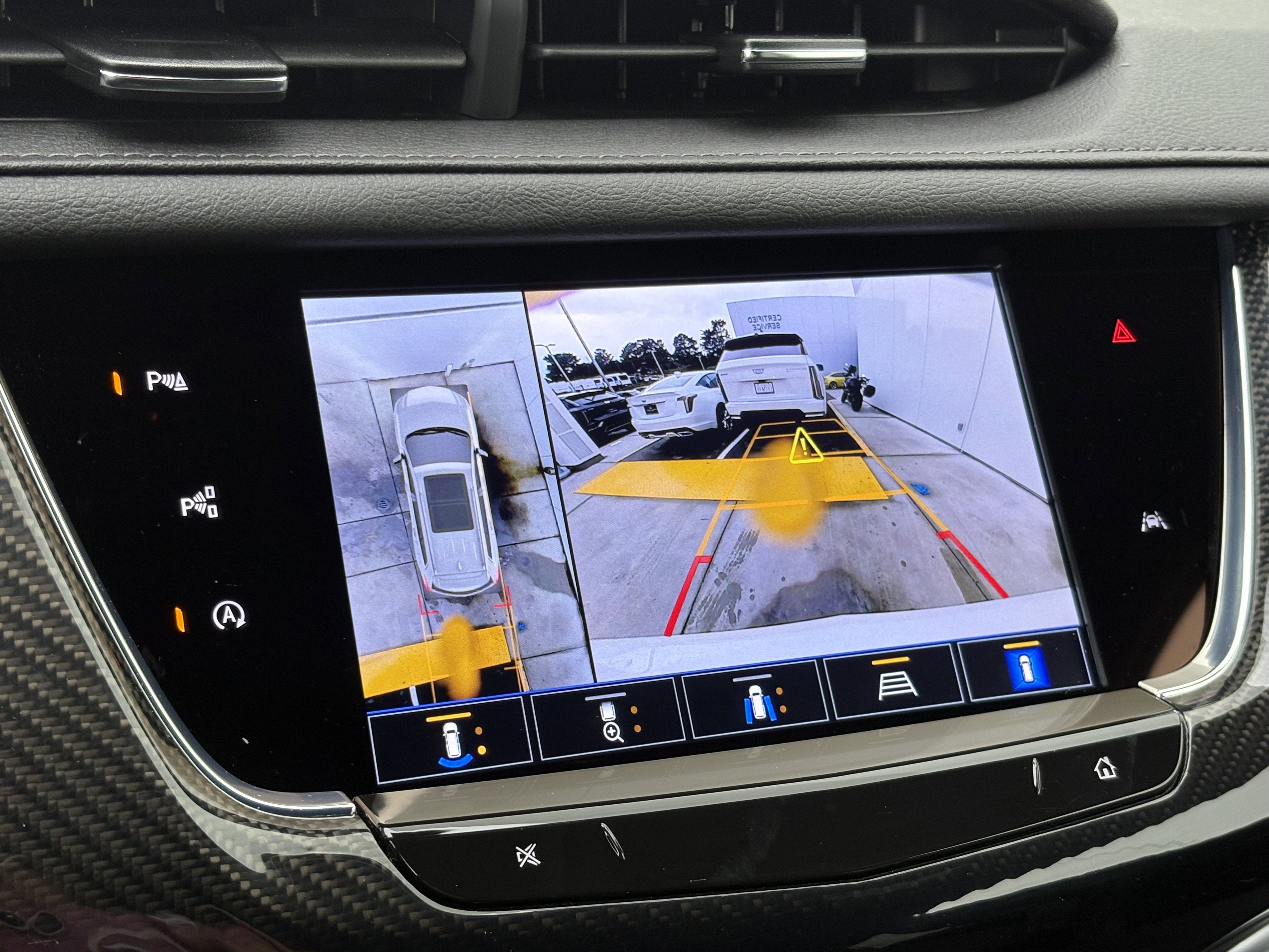 2025 Cadillac XT6 Sport