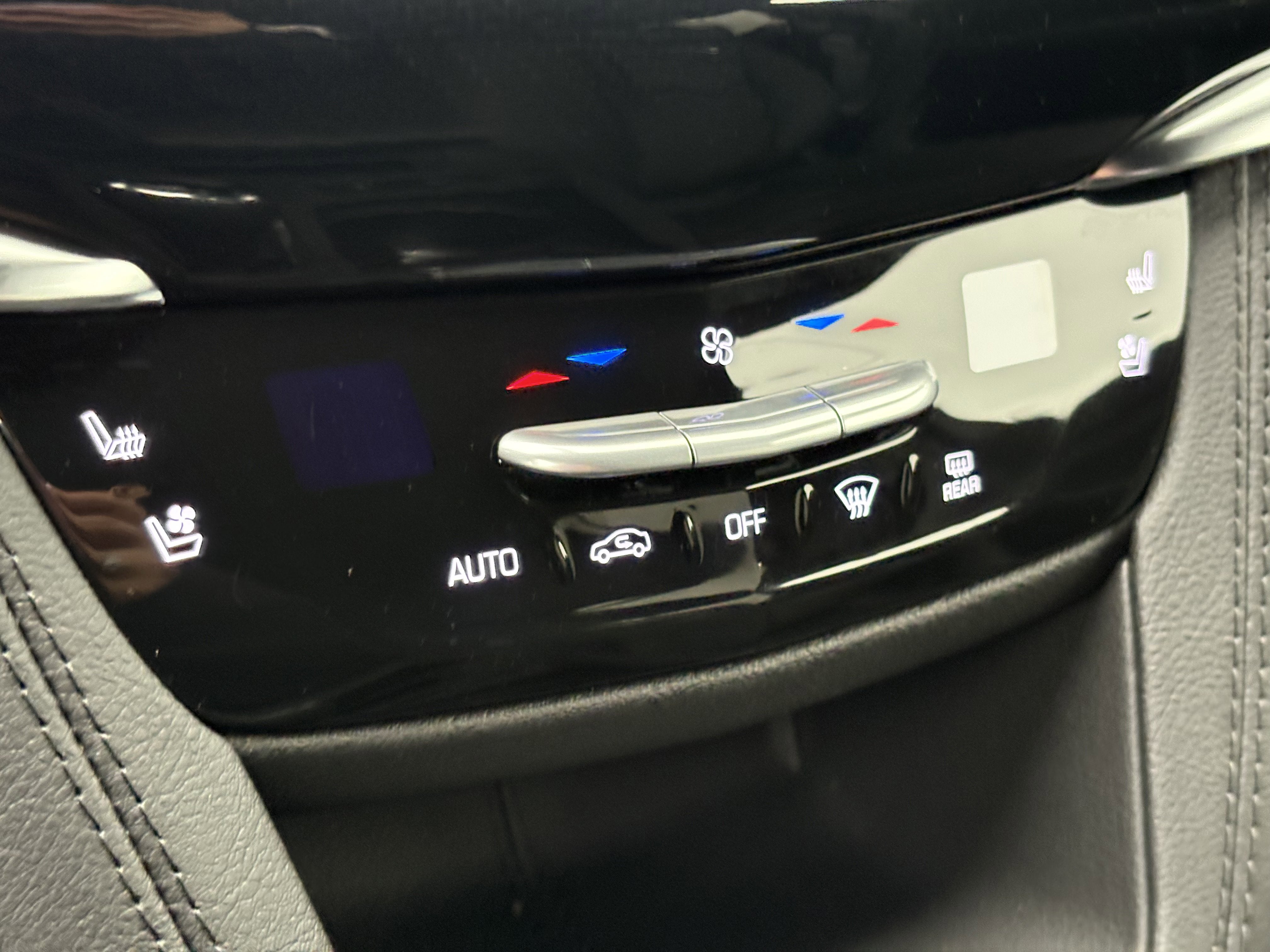 2025 Cadillac XT6 Sport