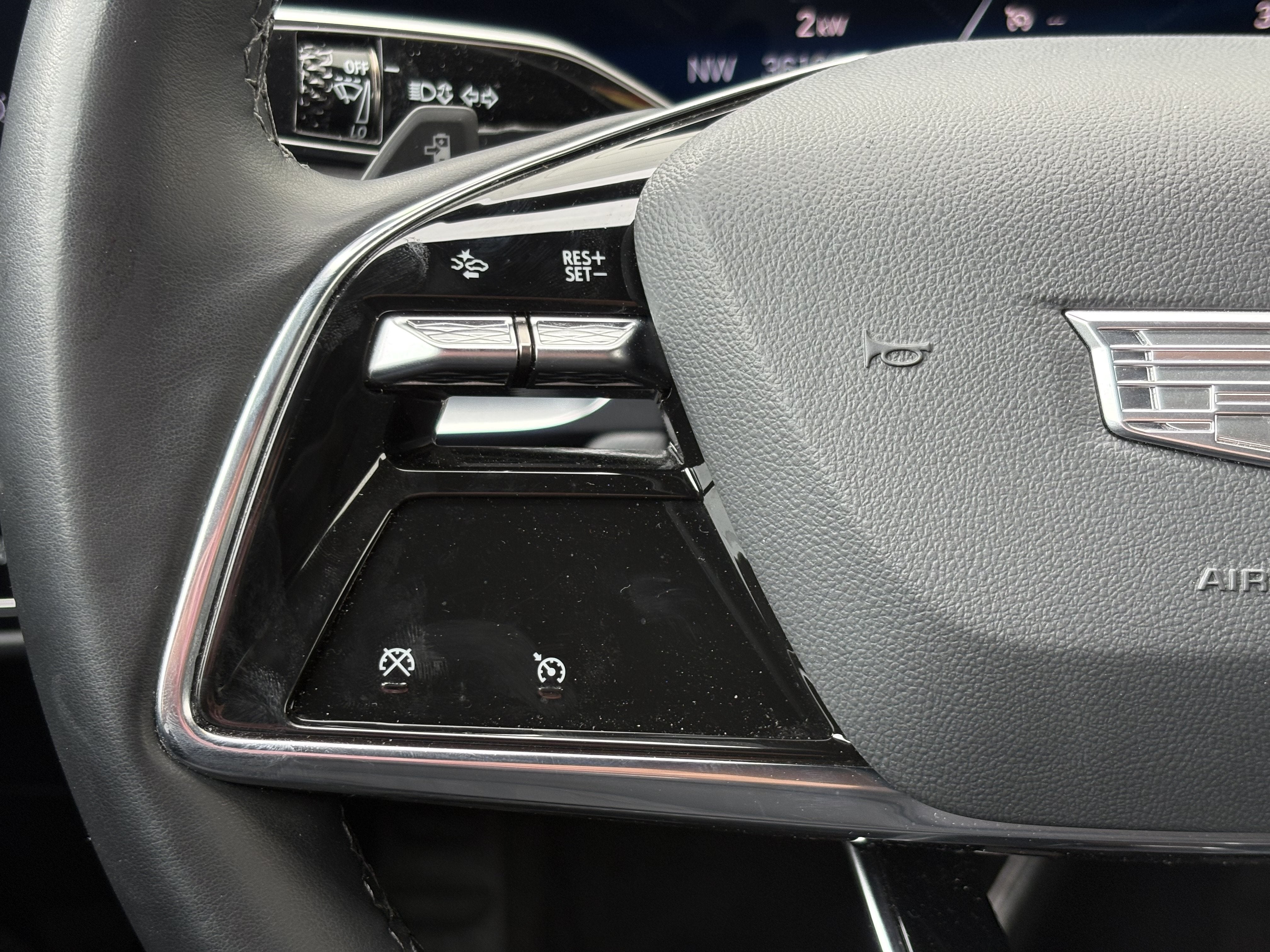 2024 Cadillac LYRIQ Tech