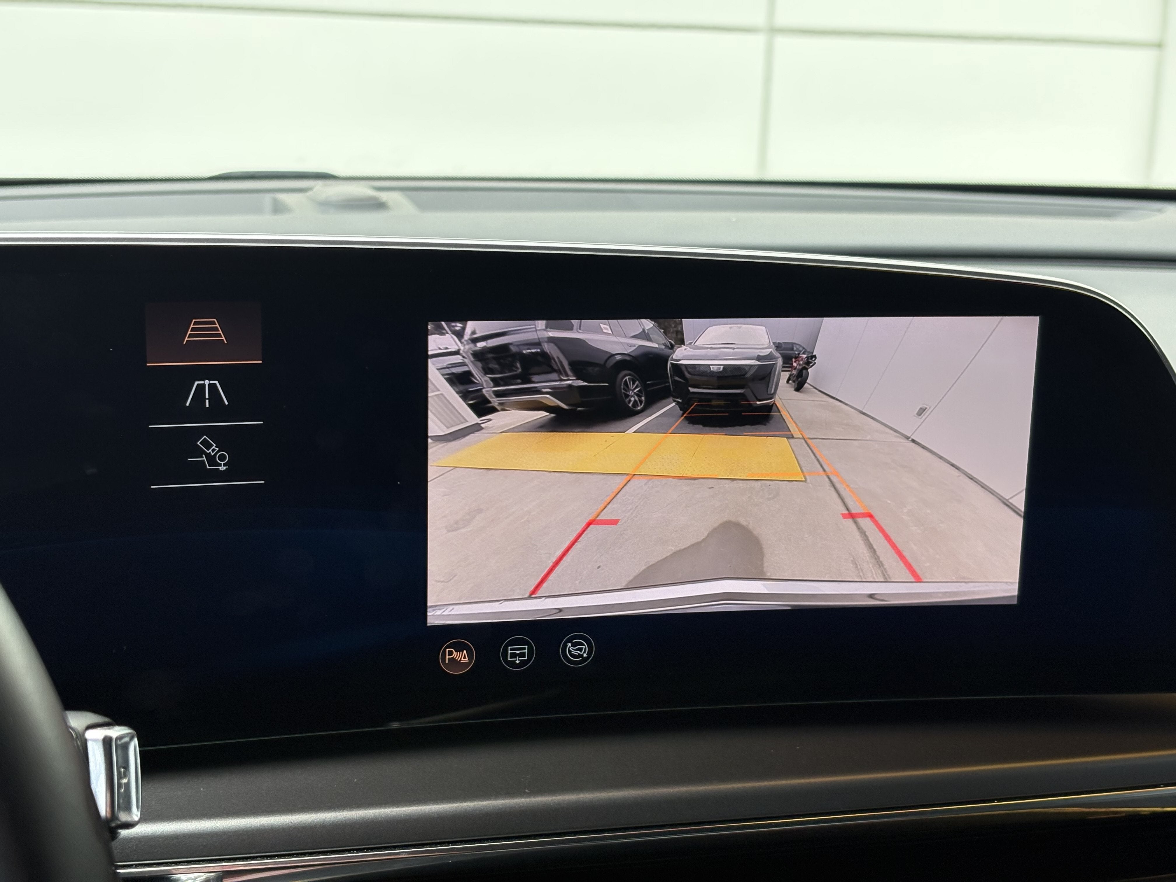 2024 Cadillac LYRIQ Tech